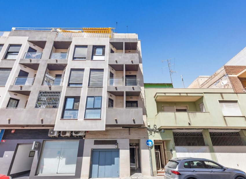 Resale - Apartment / Flat * - Torrevieja *