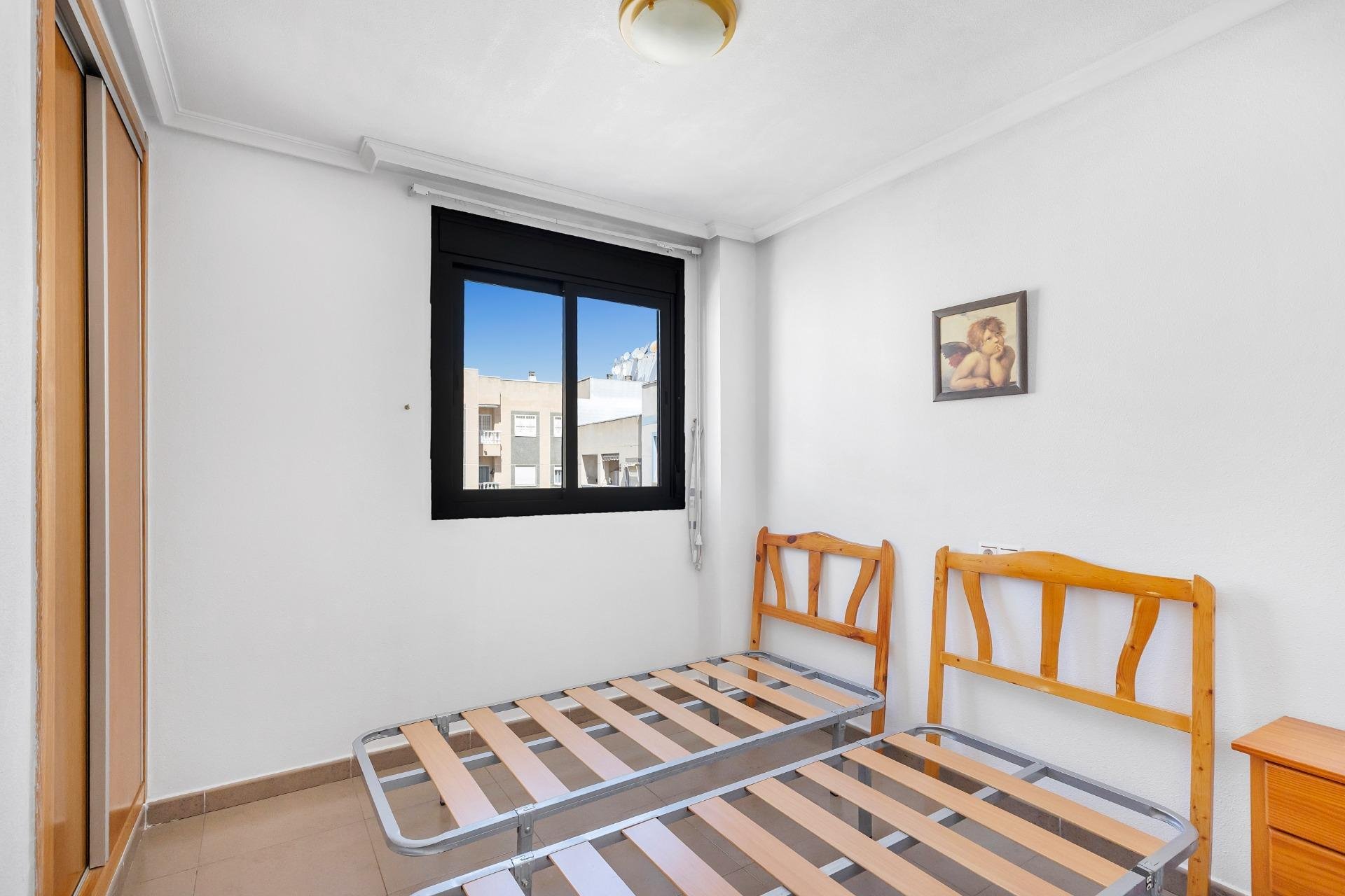 Resale - Apartment / Flat * - Torrevieja *