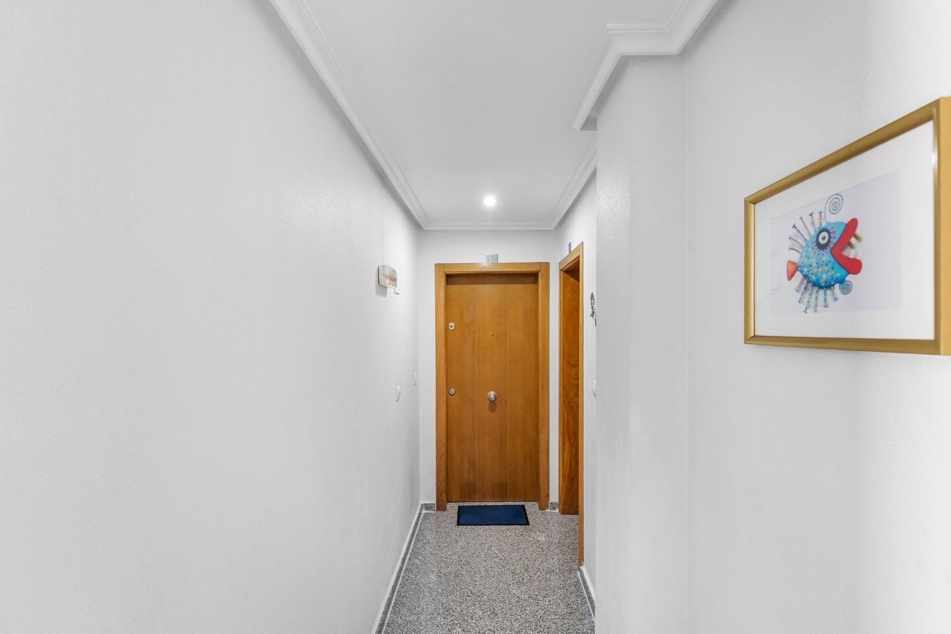 Resale - Apartment / Flat * - Torrevieja *
