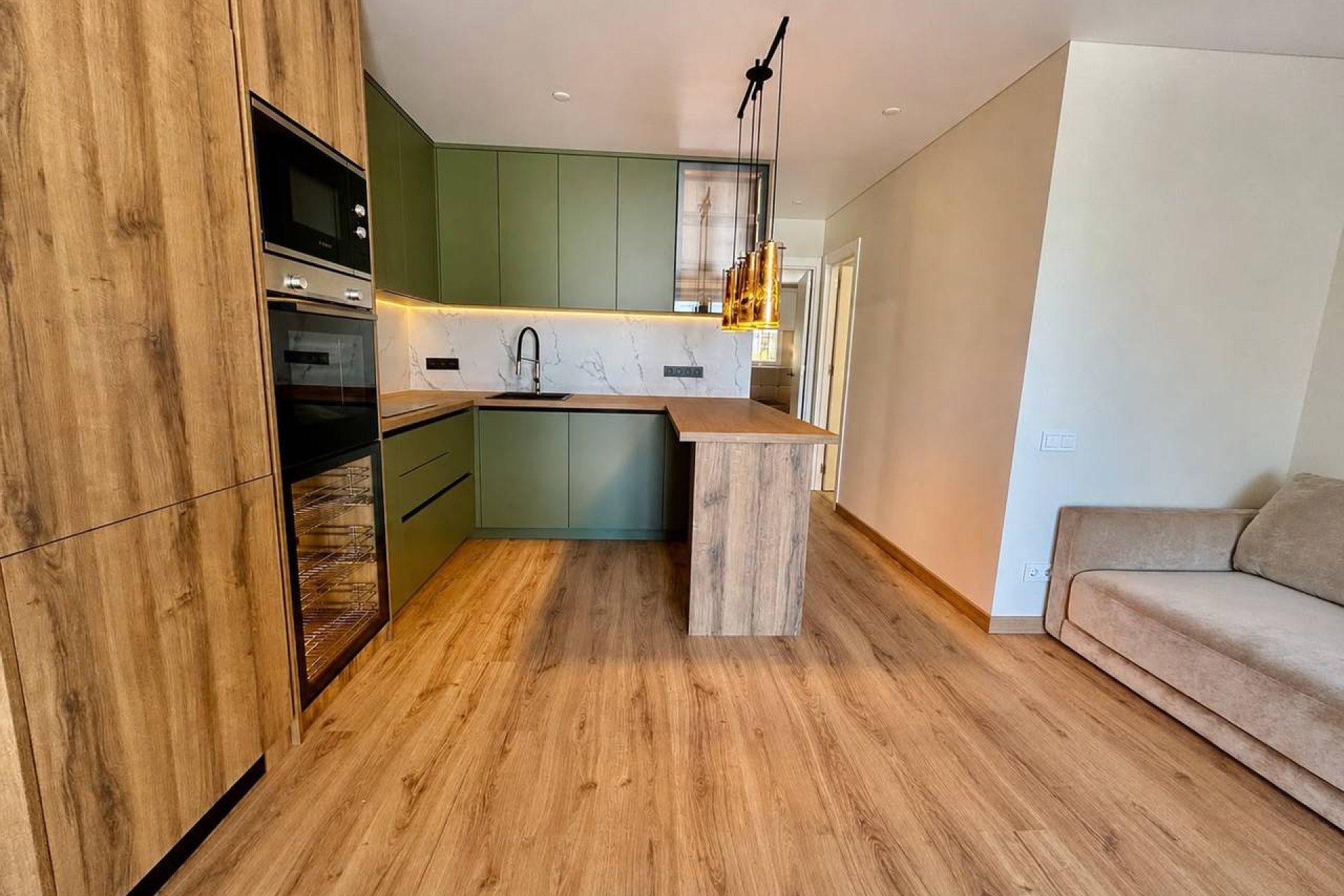Resale - Apartment / Flat * - Torrevieja *