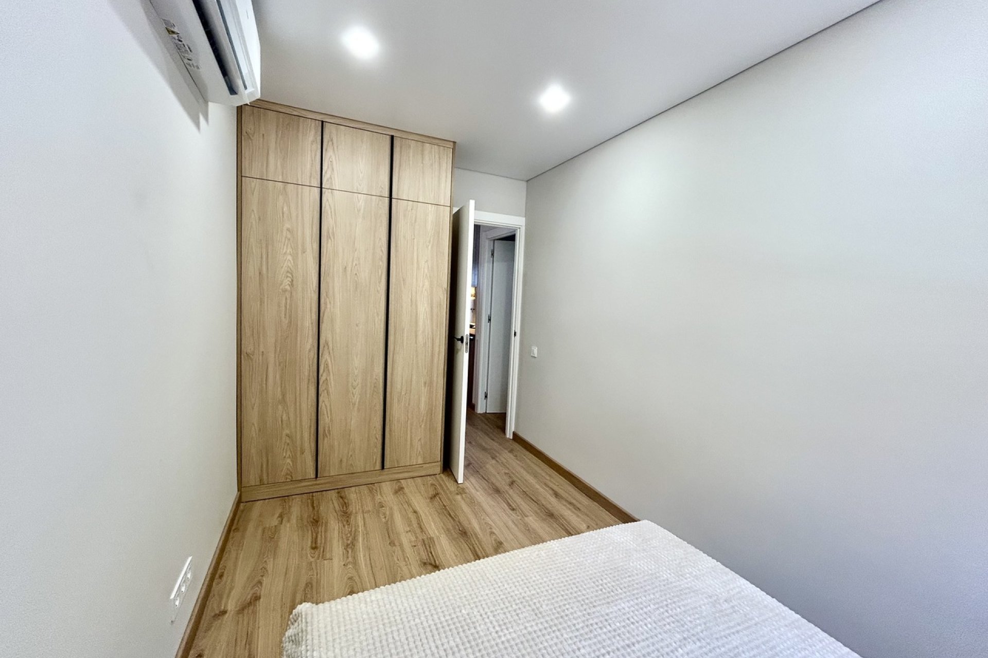 Resale - Apartment / Flat * - Torrevieja *