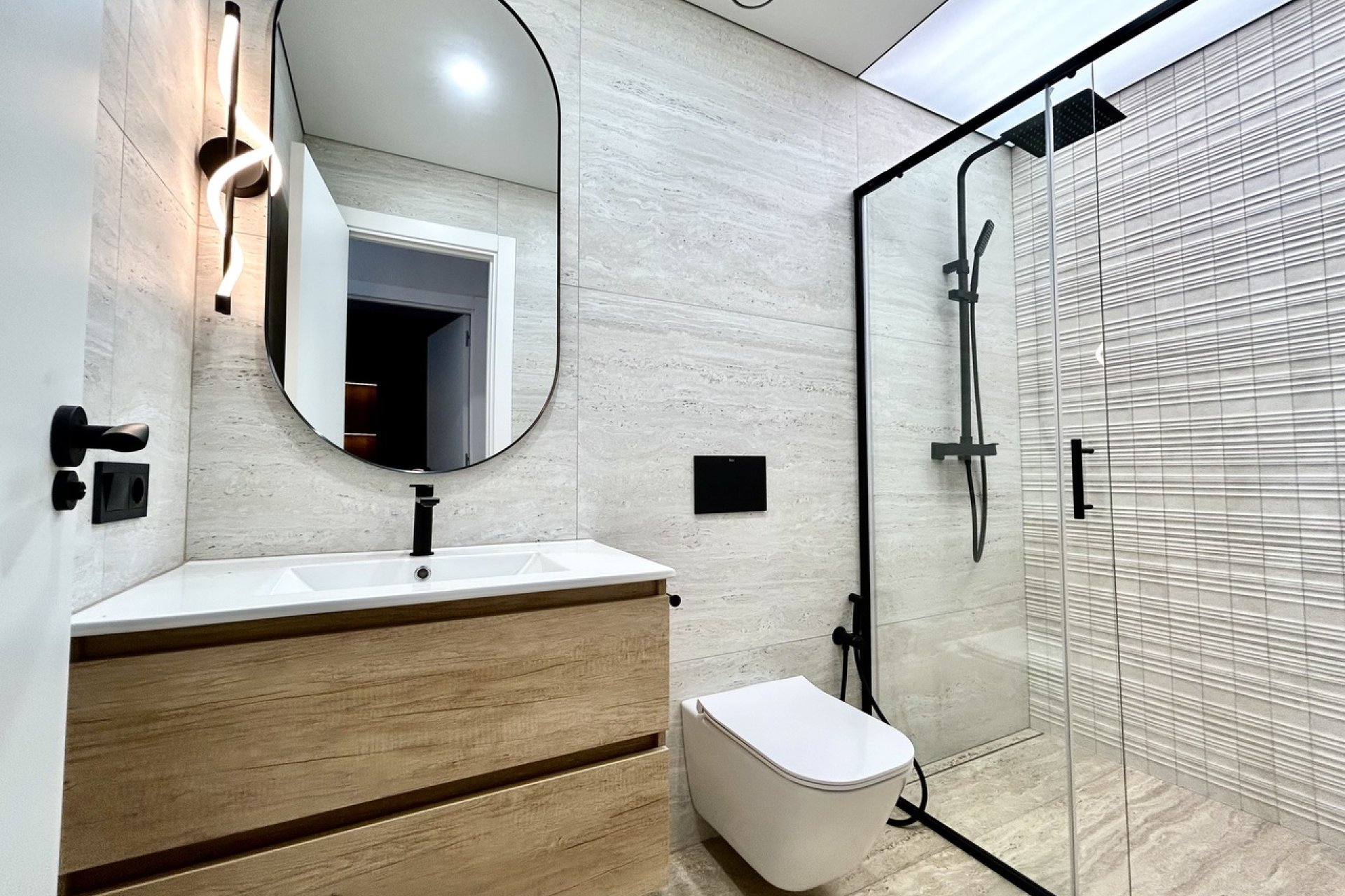 Resale - Apartment / Flat * - Torrevieja *
