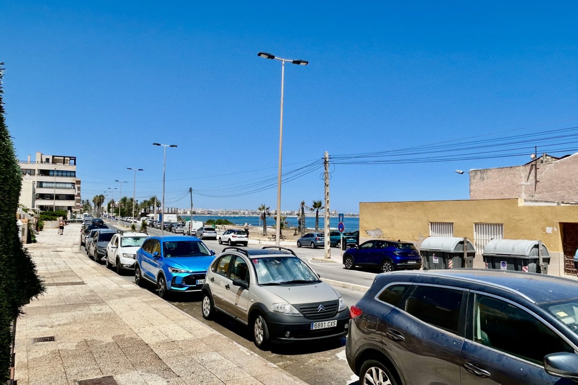 Resale - Apartment / Flat * - Torrevieja *