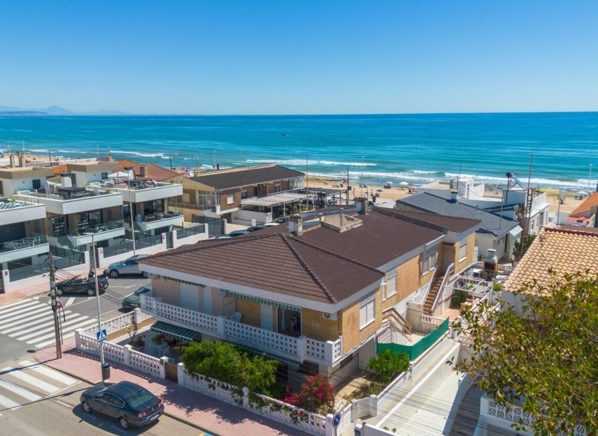 Resale - Apartment / Flat * - Torrevieja *