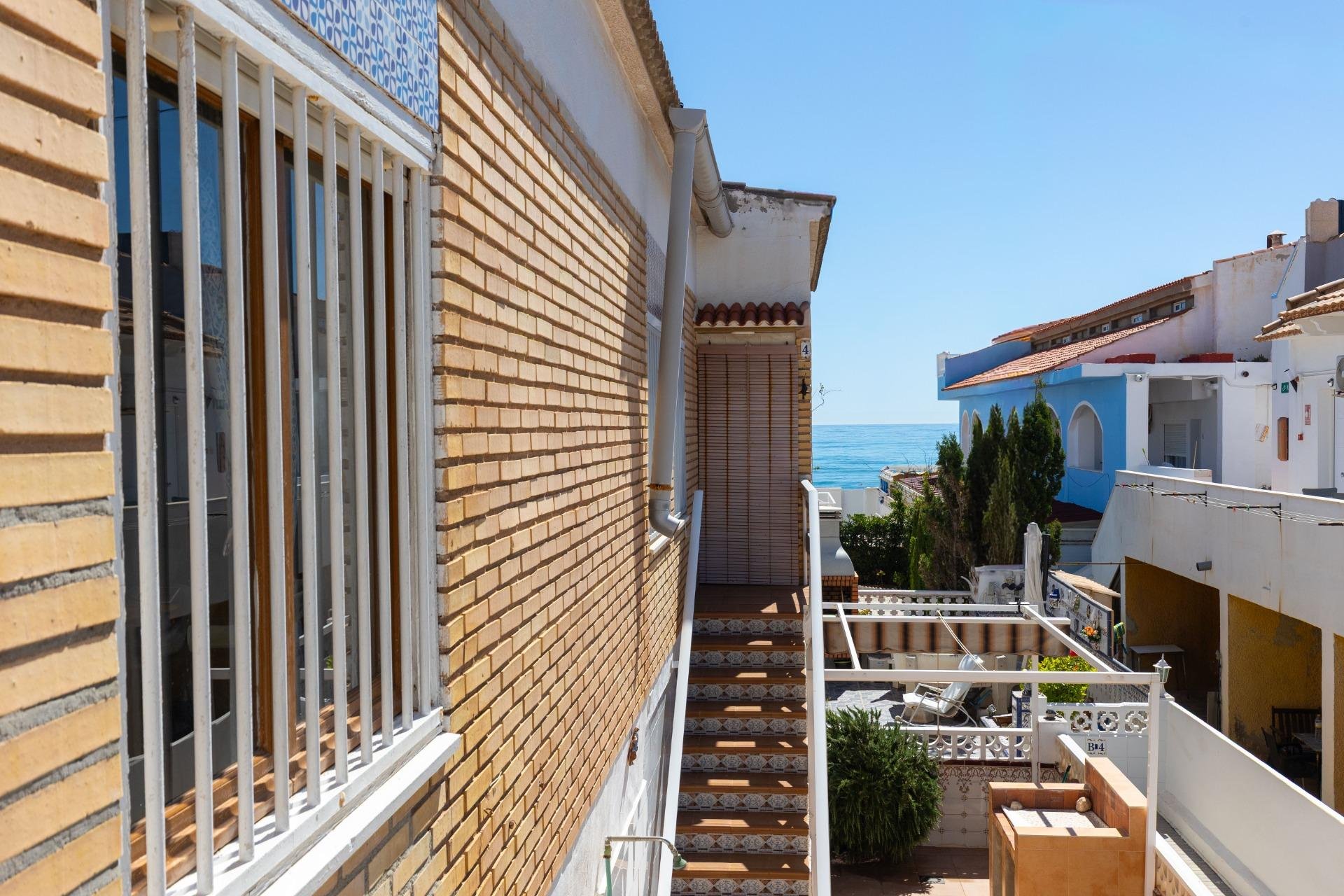 Resale - Apartment / Flat * - Torrevieja *