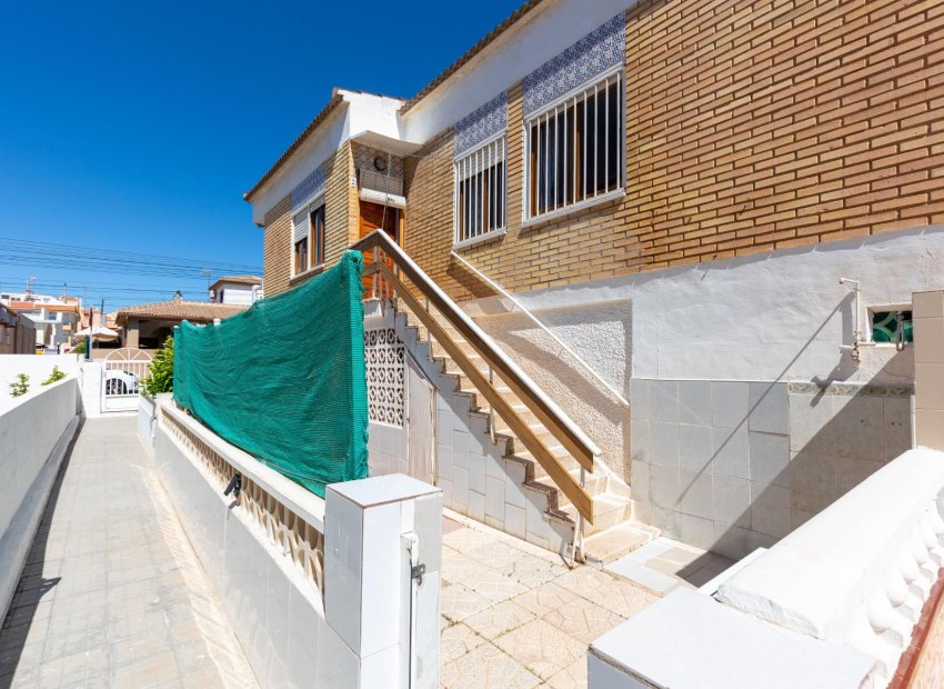 Resale - Apartment / Flat * - Torrevieja *