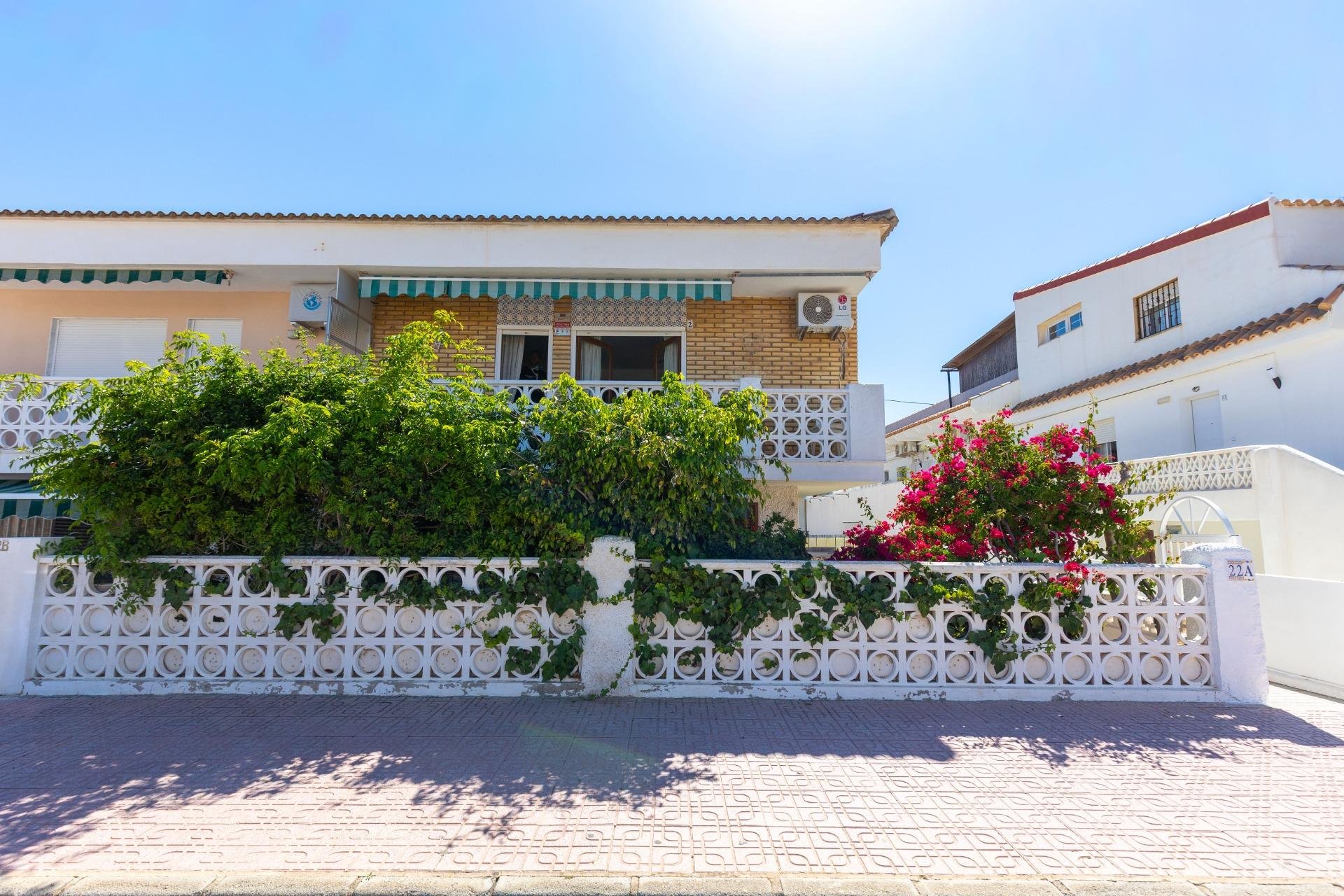 Resale - Apartment / Flat * - Torrevieja *
