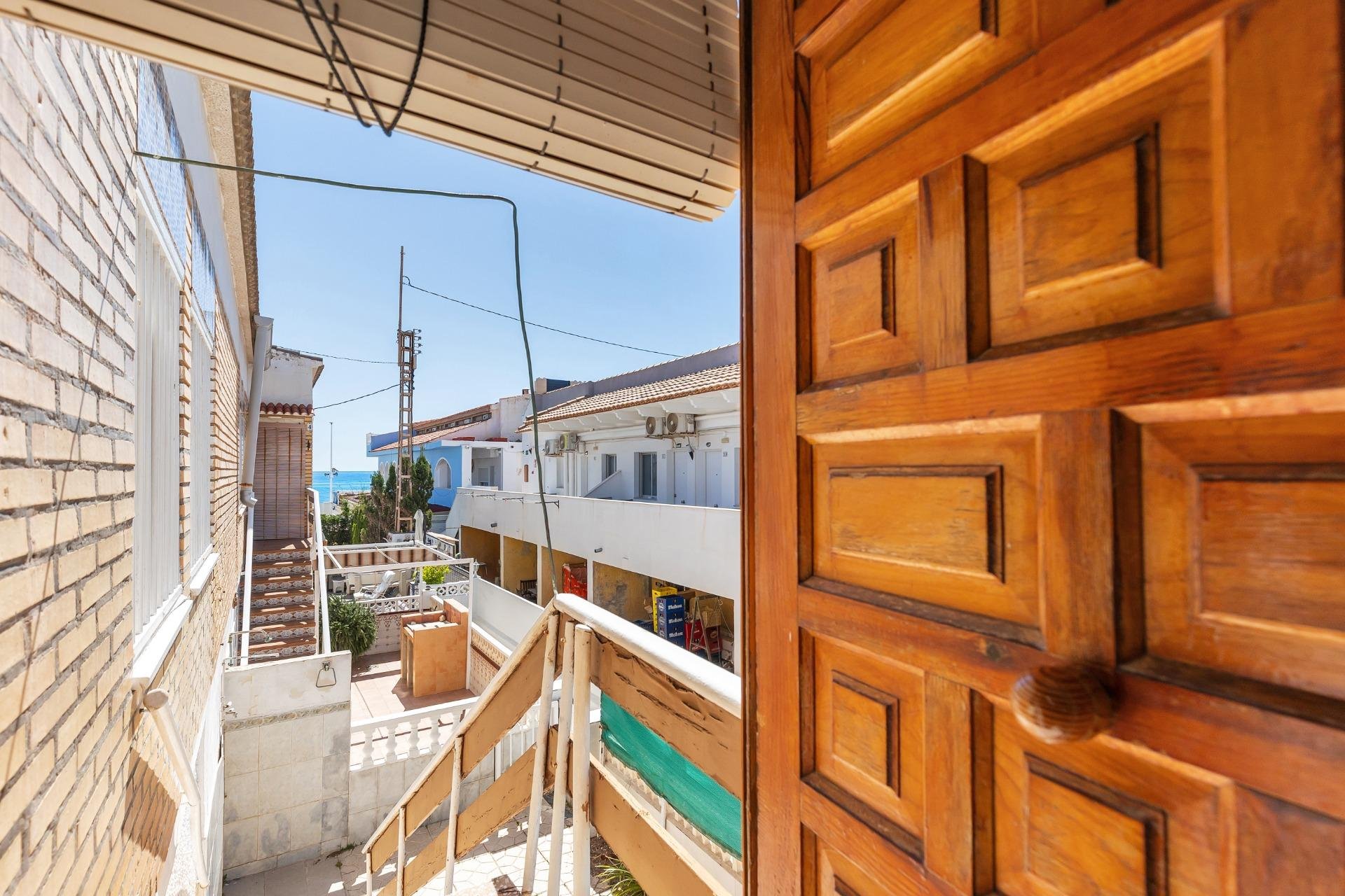Resale - Apartment / Flat * - Torrevieja *