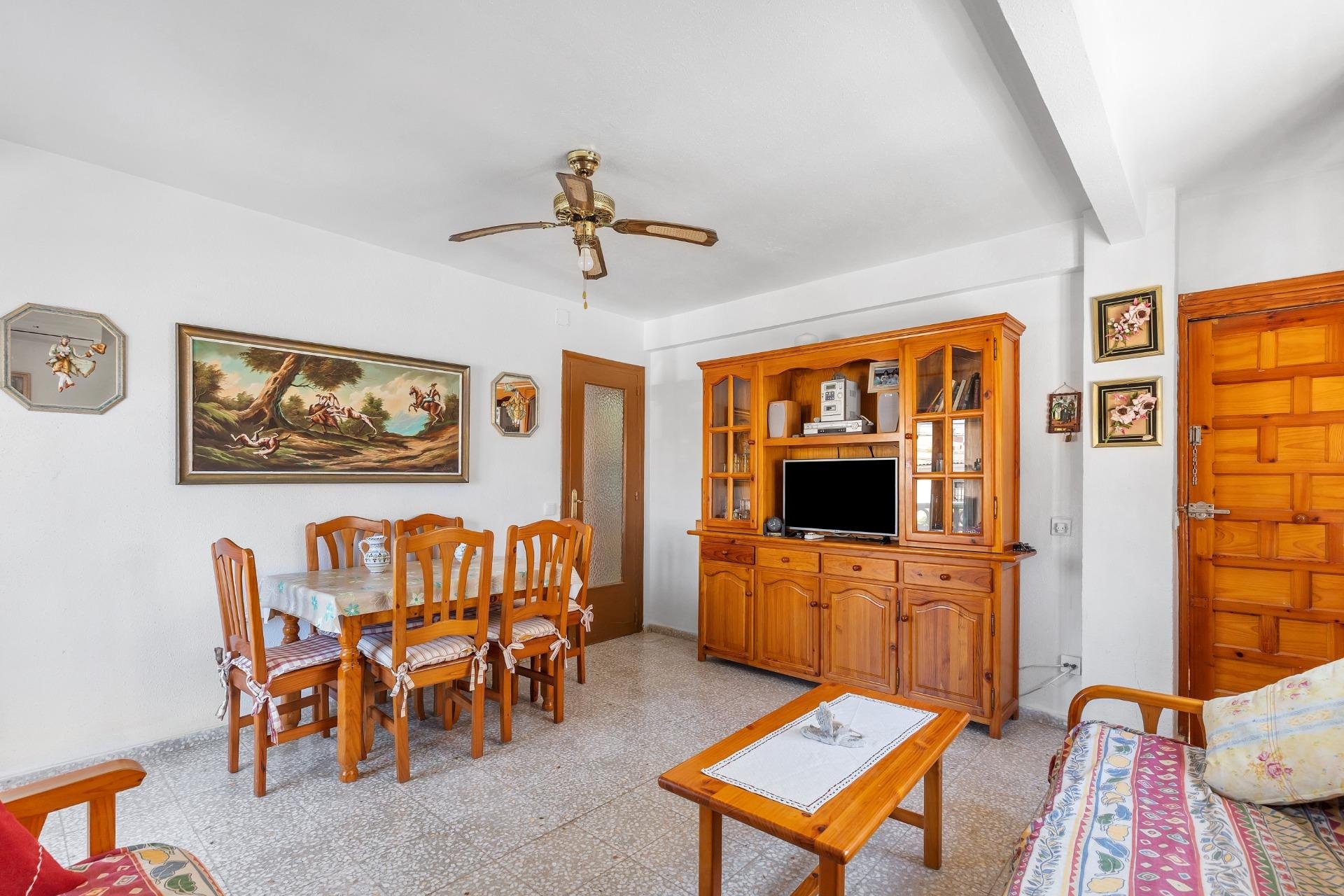 Resale - Apartment / Flat * - Torrevieja *