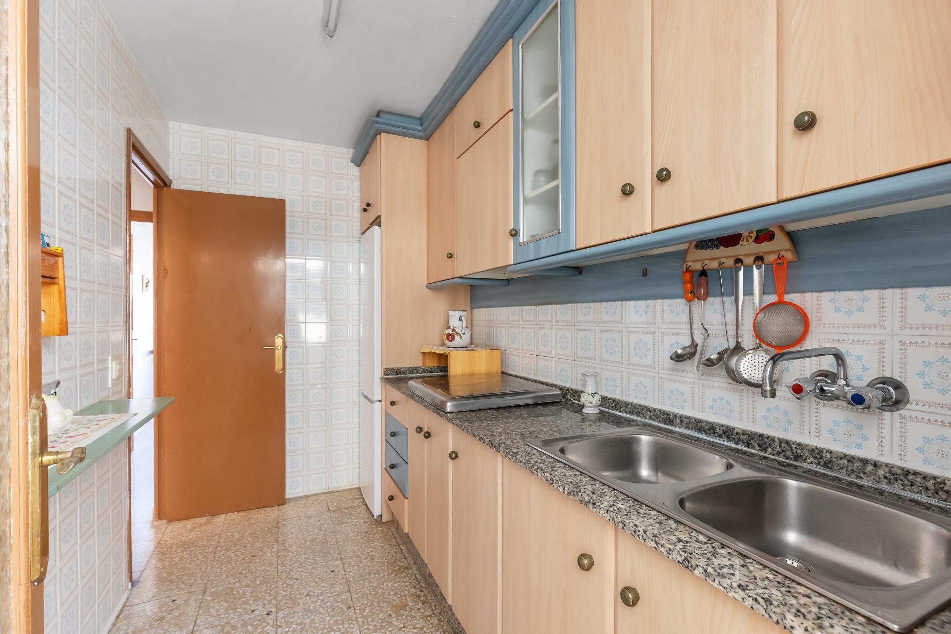 Resale - Apartment / Flat * - Torrevieja *