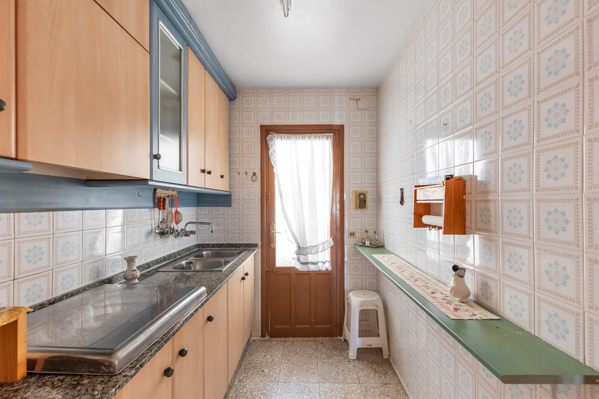 Resale - Apartment / Flat * - Torrevieja *
