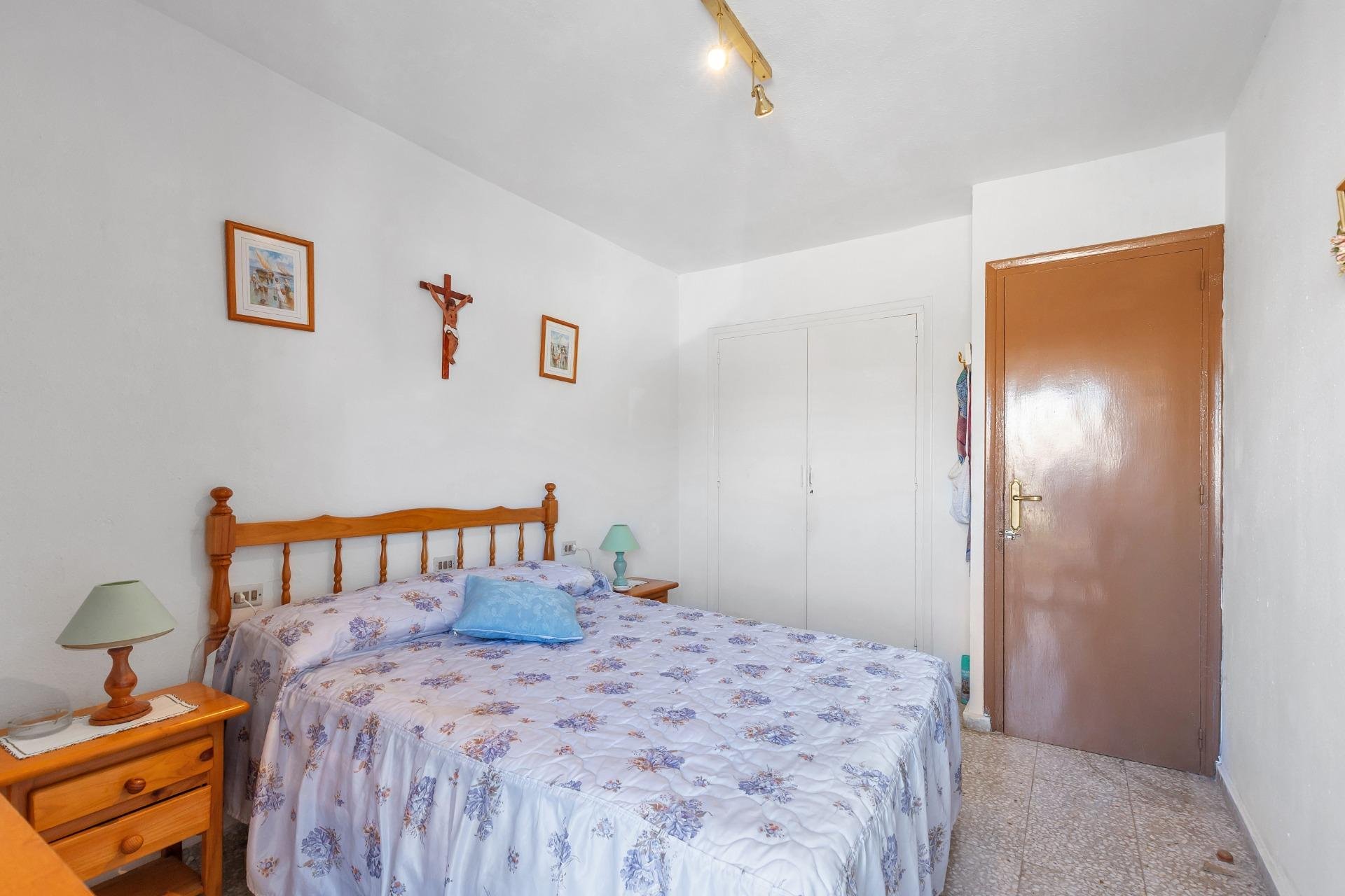 Resale - Apartment / Flat * - Torrevieja *