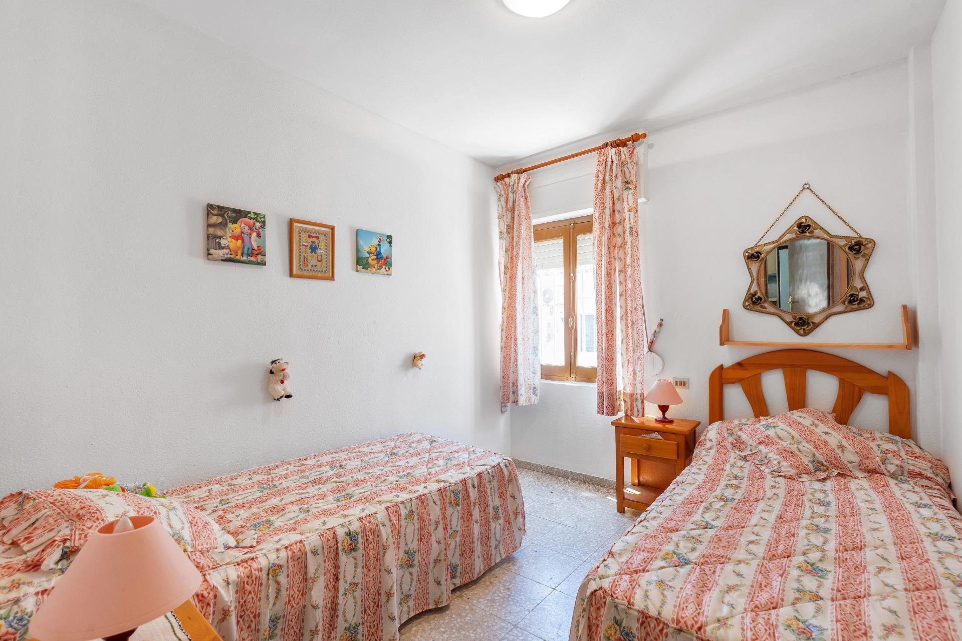 Resale - Apartment / Flat * - Torrevieja *