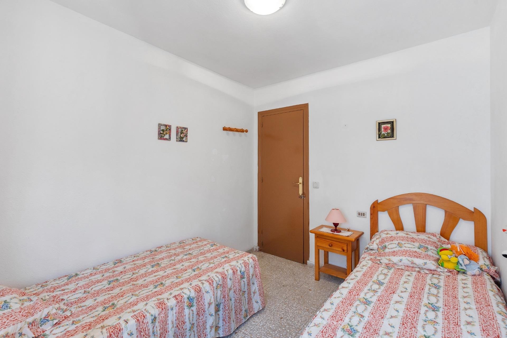 Resale - Apartment / Flat * - Torrevieja *