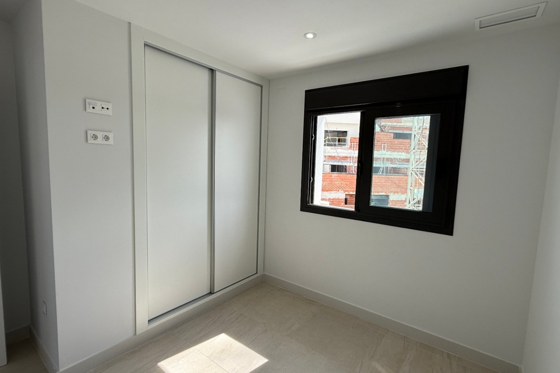 Resale - Apartment / Flat * - Torrevieja *