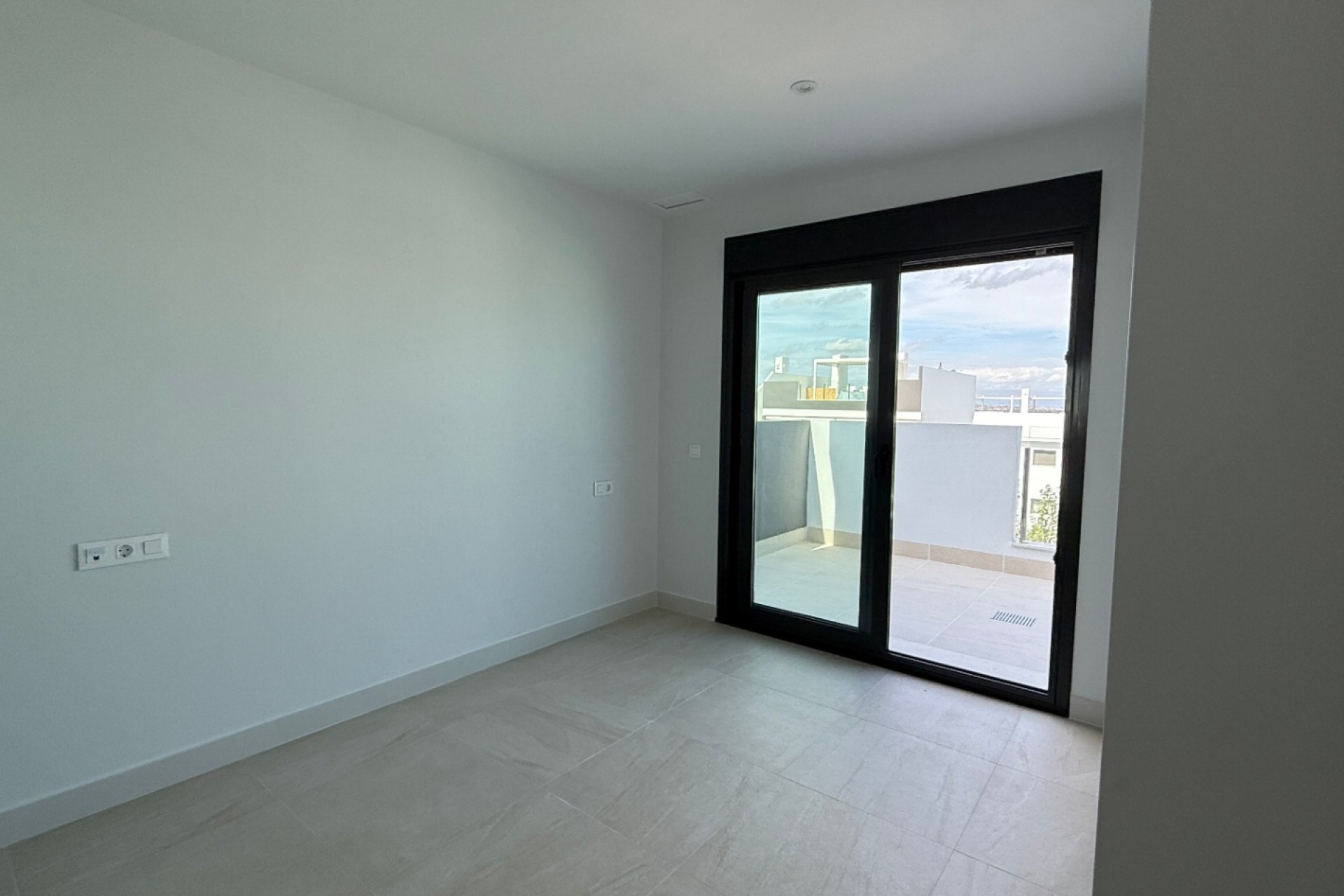 Resale - Apartment / Flat * - Torrevieja *