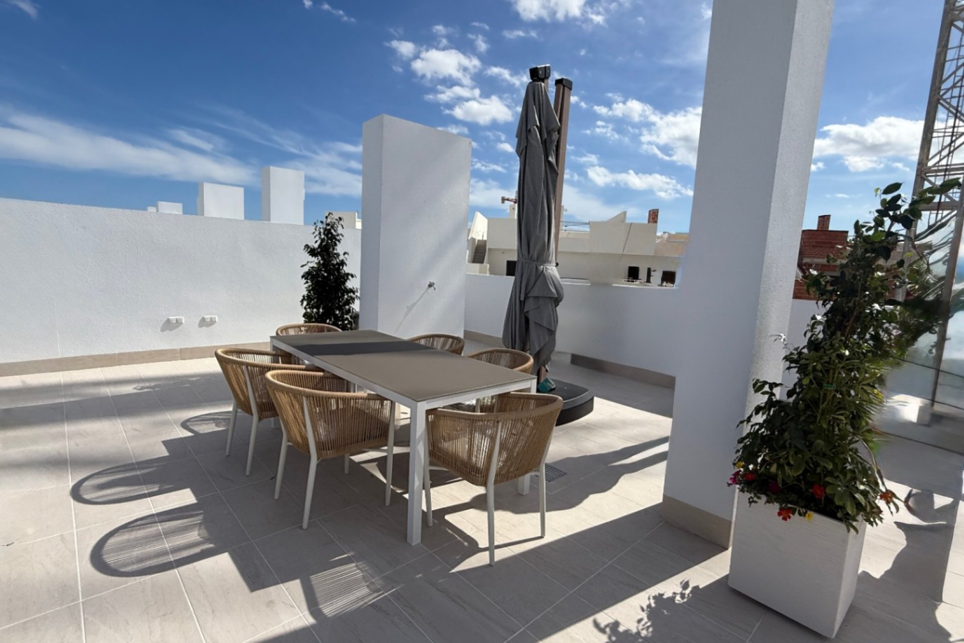 Resale - Apartment / Flat * - Torrevieja *