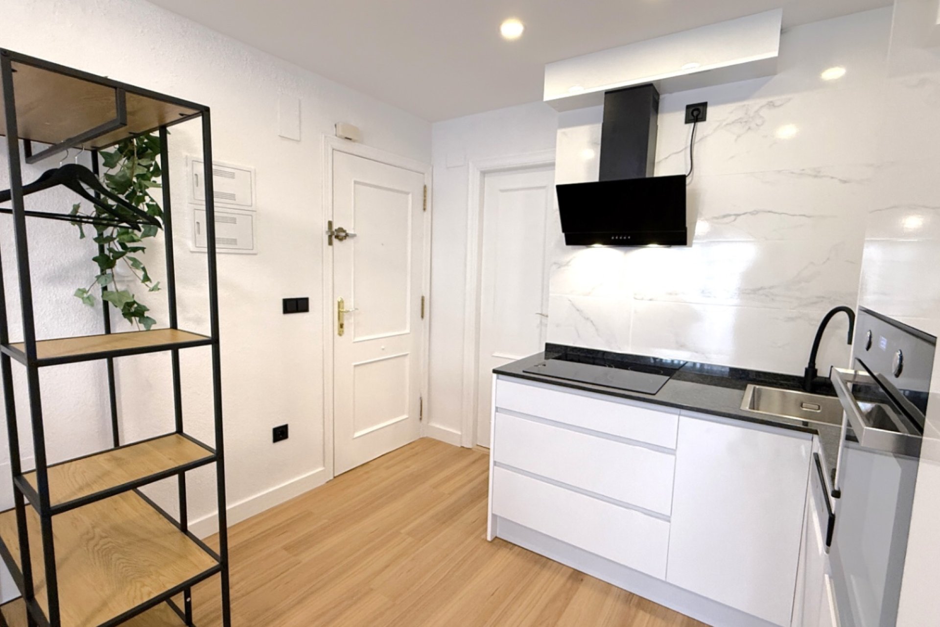 Resale - Apartment / Flat * - Torrevieja *