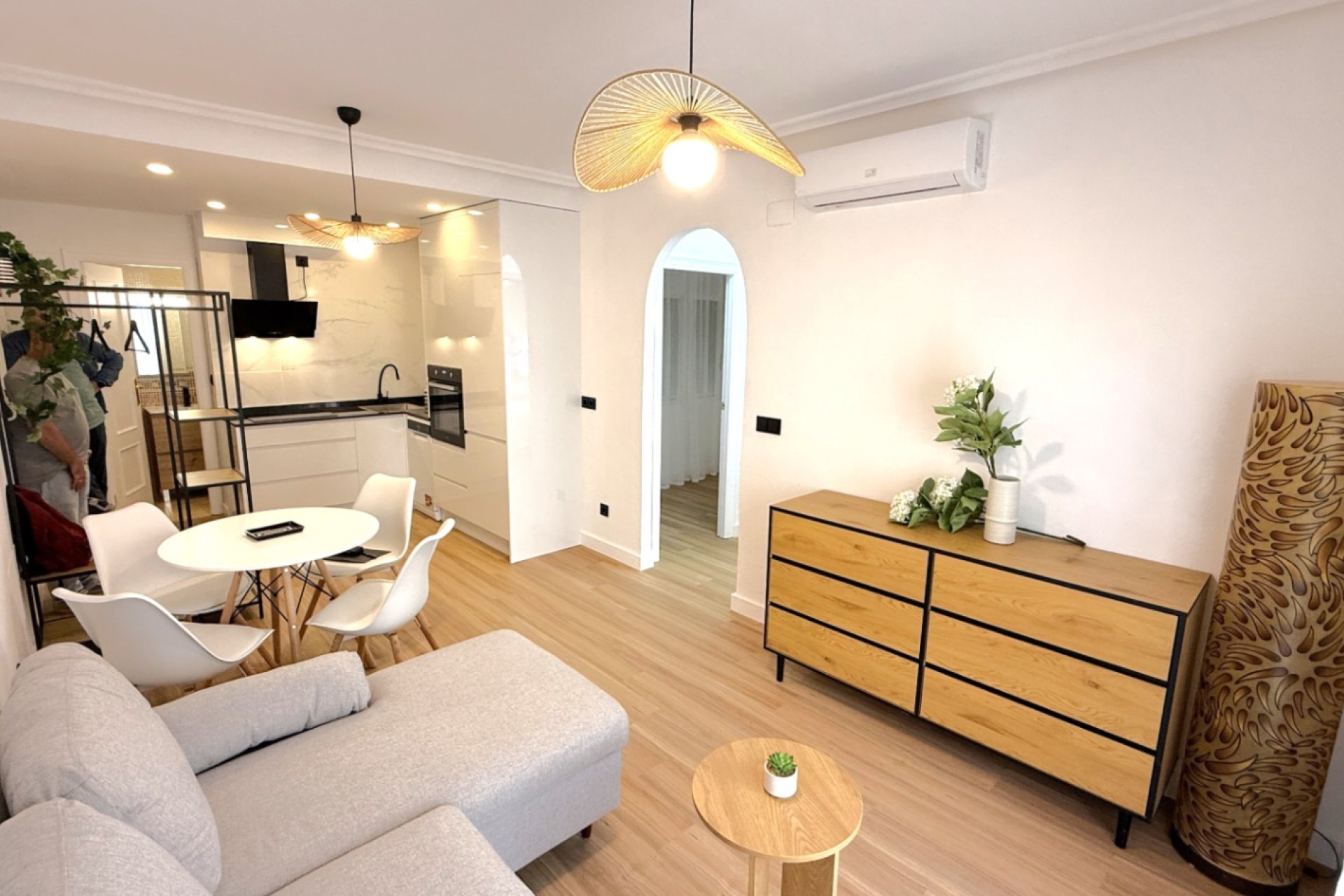 Resale - Apartment / Flat * - Torrevieja *