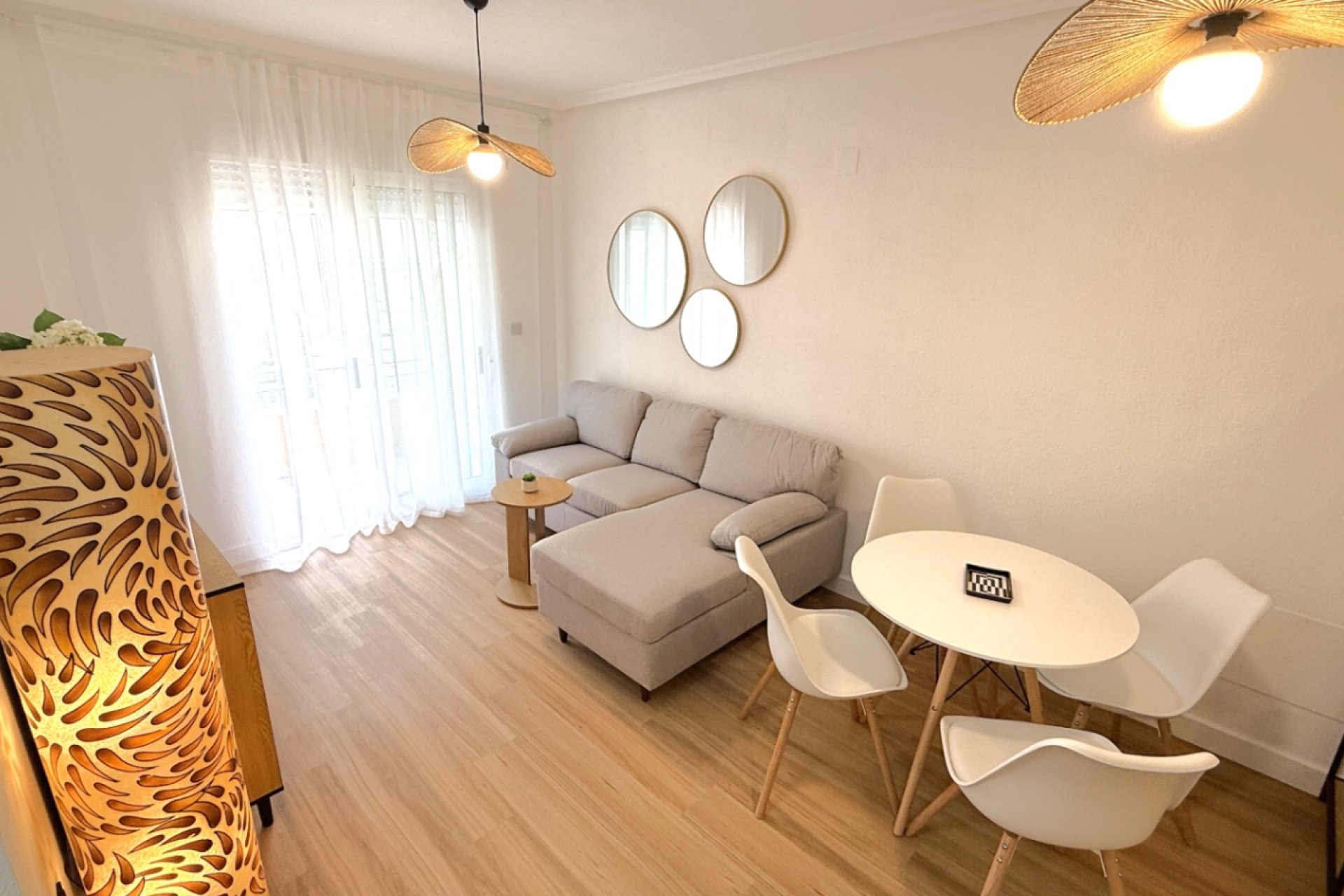 Resale - Apartment / Flat * - Torrevieja *