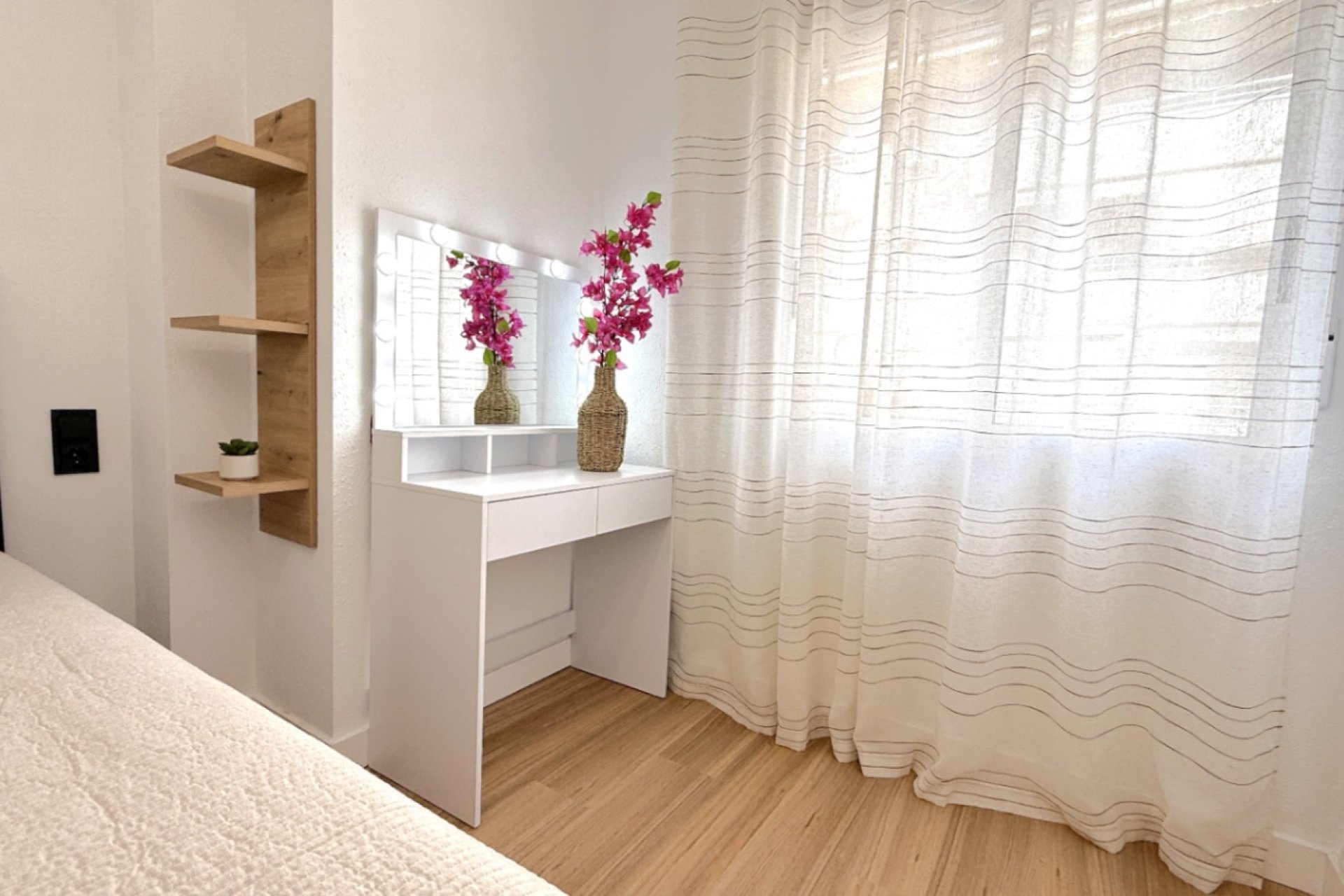 Resale - Apartment / Flat * - Torrevieja *