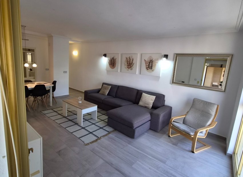 Resale - Apartment / Flat * - Torrevieja *
