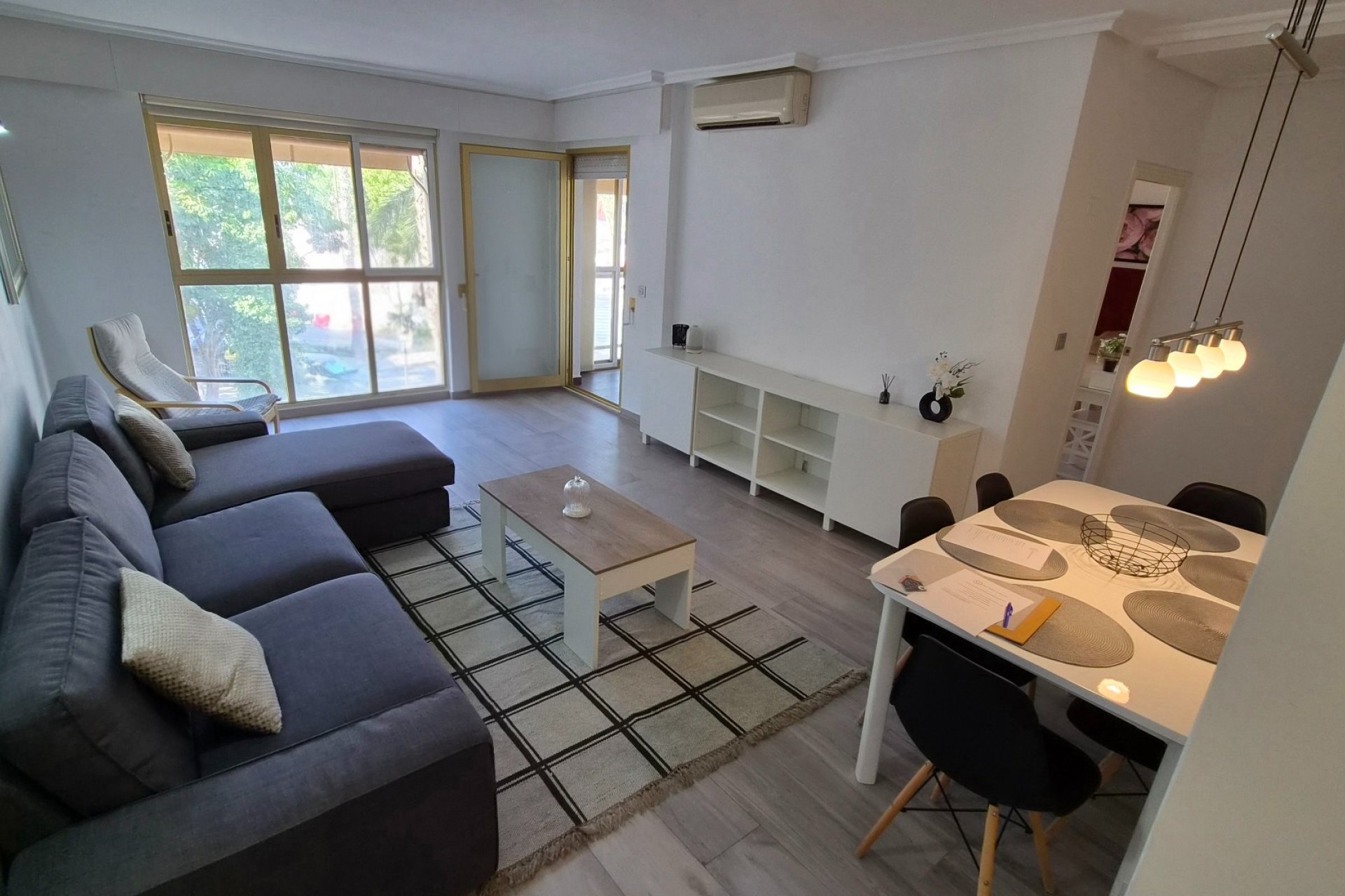 Resale - Apartment / Flat * - Torrevieja *