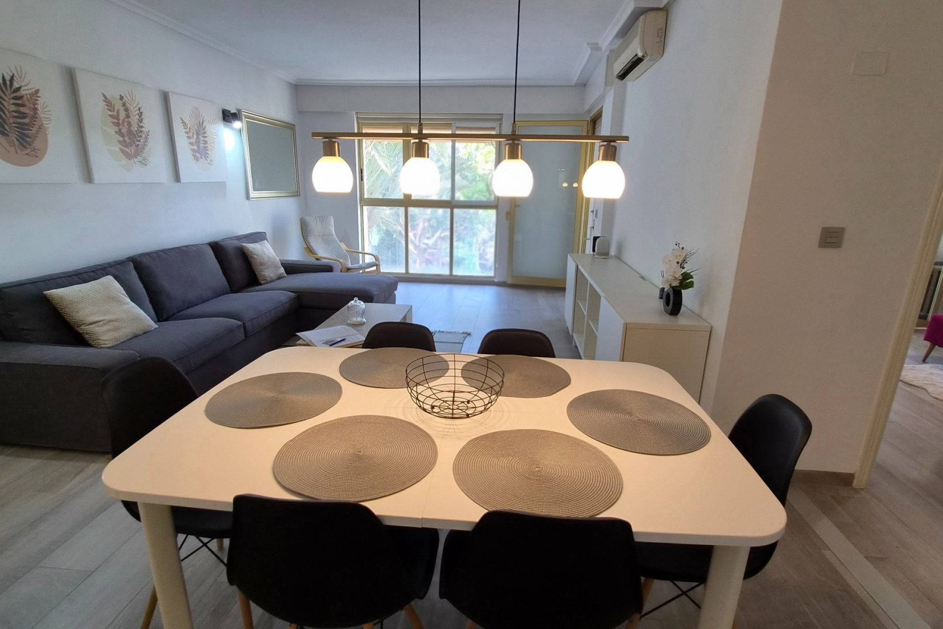 Resale - Apartment / Flat * - Torrevieja *