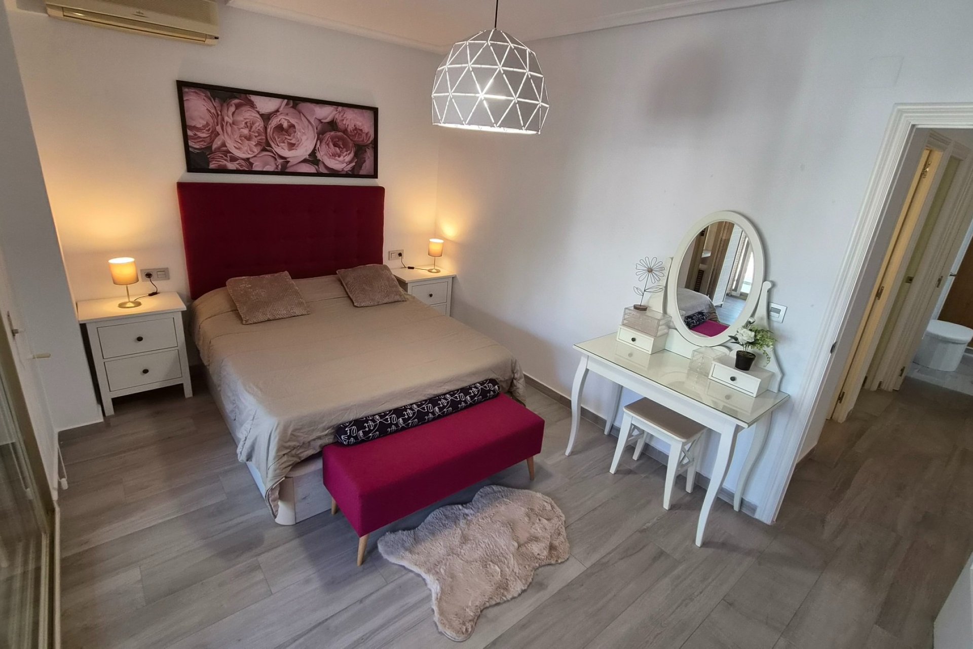 Resale - Apartment / Flat * - Torrevieja *