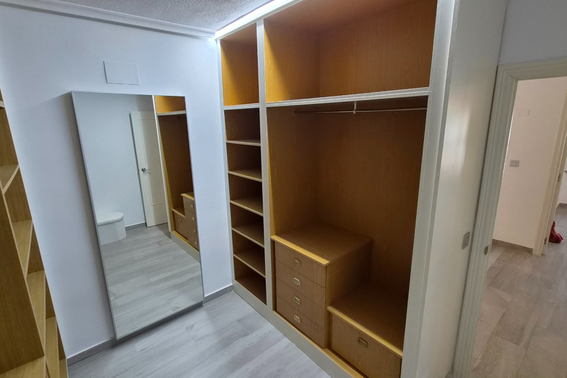 Resale - Apartment / Flat * - Torrevieja *