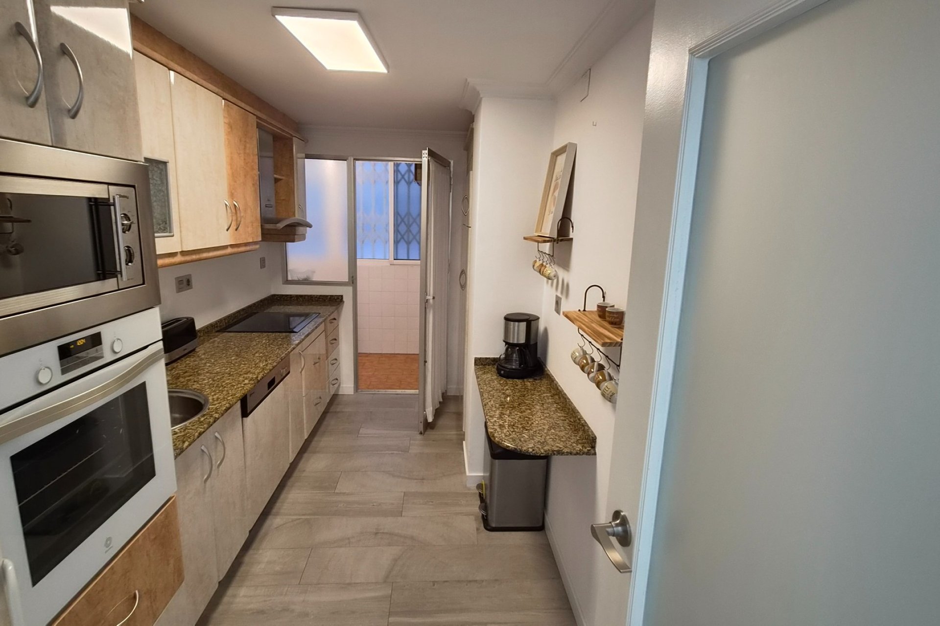 Resale - Apartment / Flat * - Torrevieja *