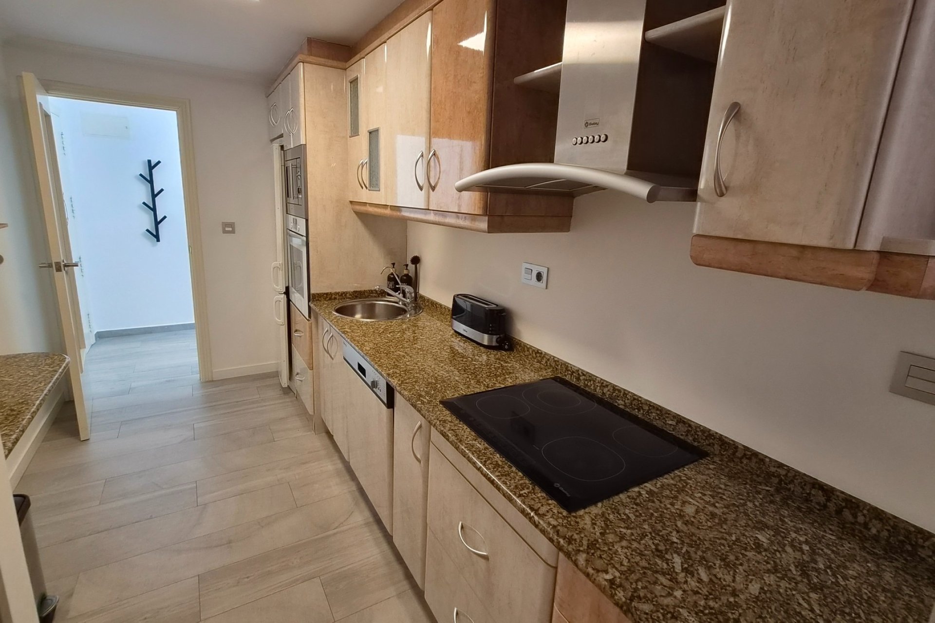 Resale - Apartment / Flat * - Torrevieja *