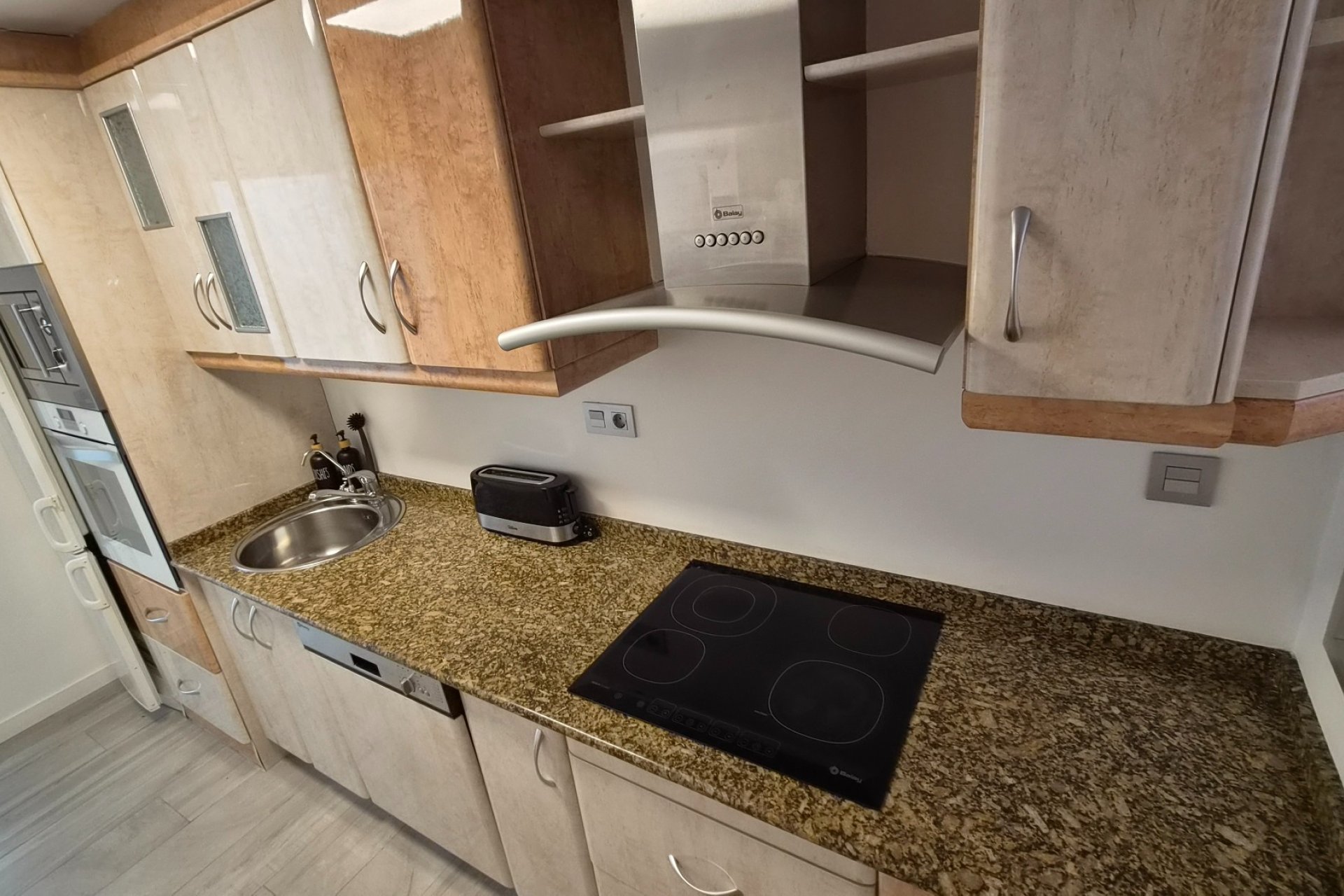 Resale - Apartment / Flat * - Torrevieja *