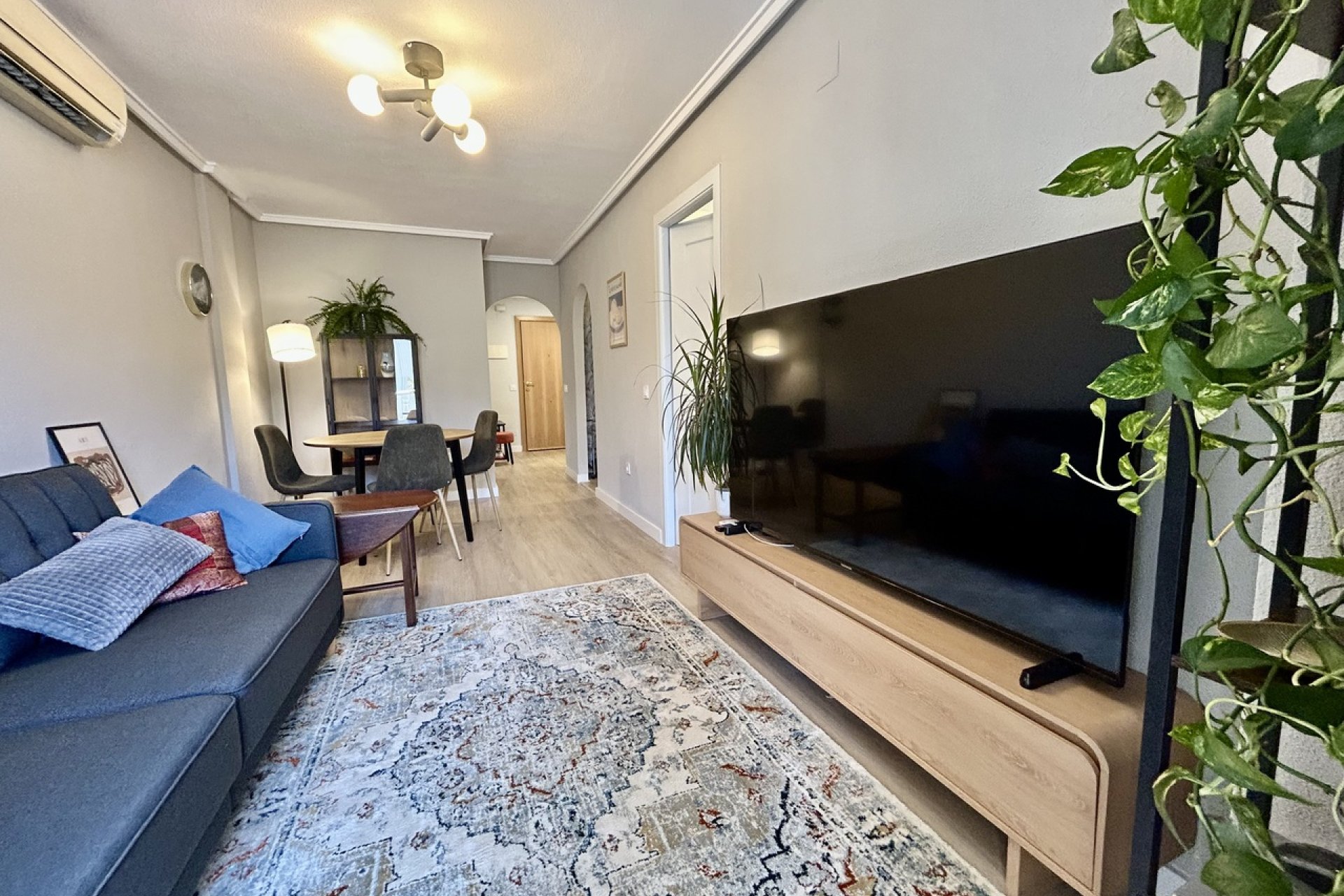 Resale - Apartment / Flat * - Torrevieja *