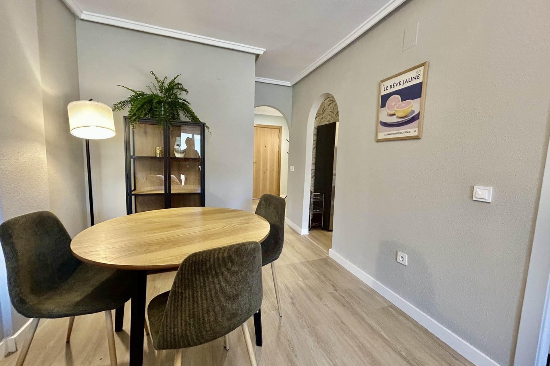 Resale - Apartment / Flat * - Torrevieja *