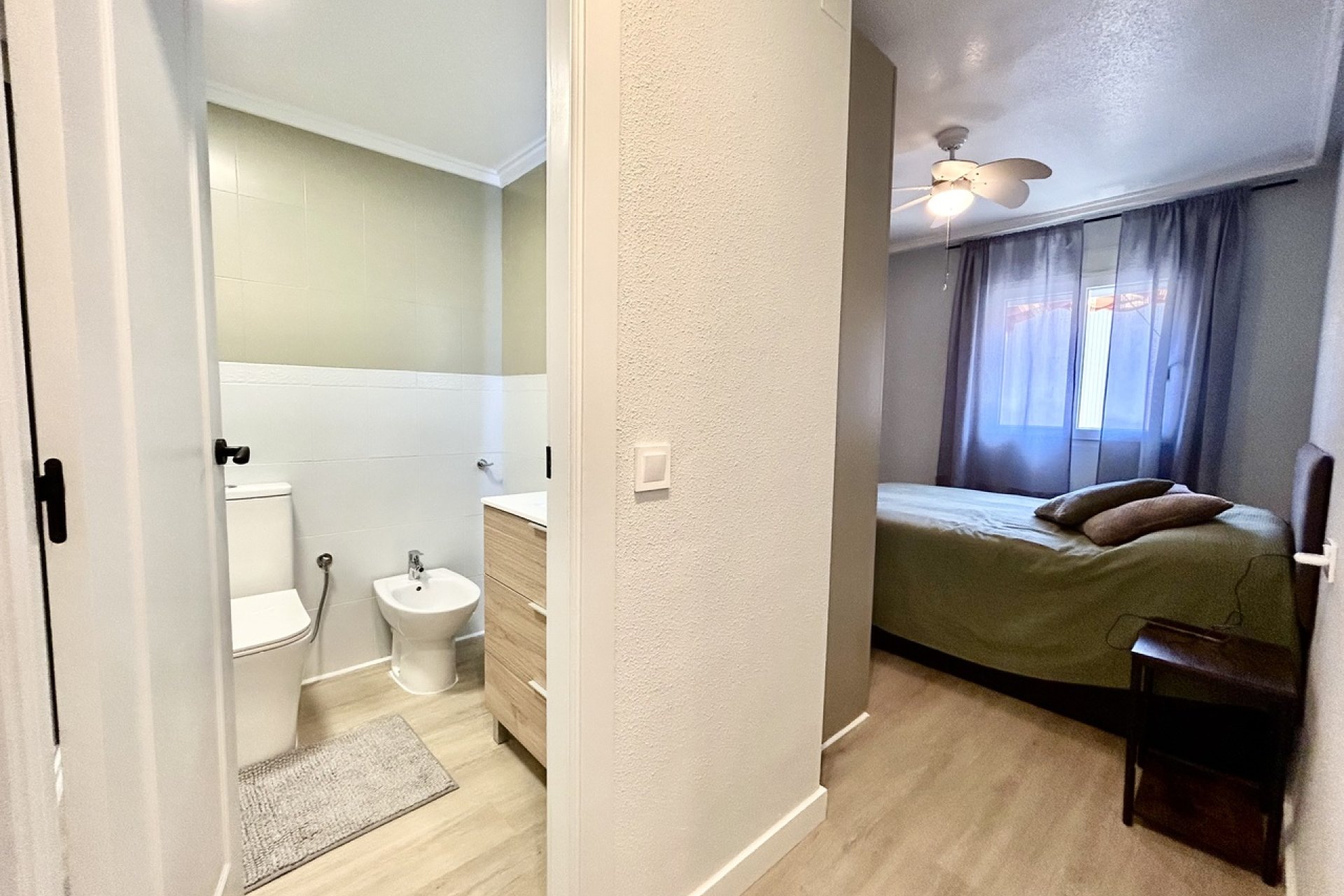 Resale - Apartment / Flat * - Torrevieja *