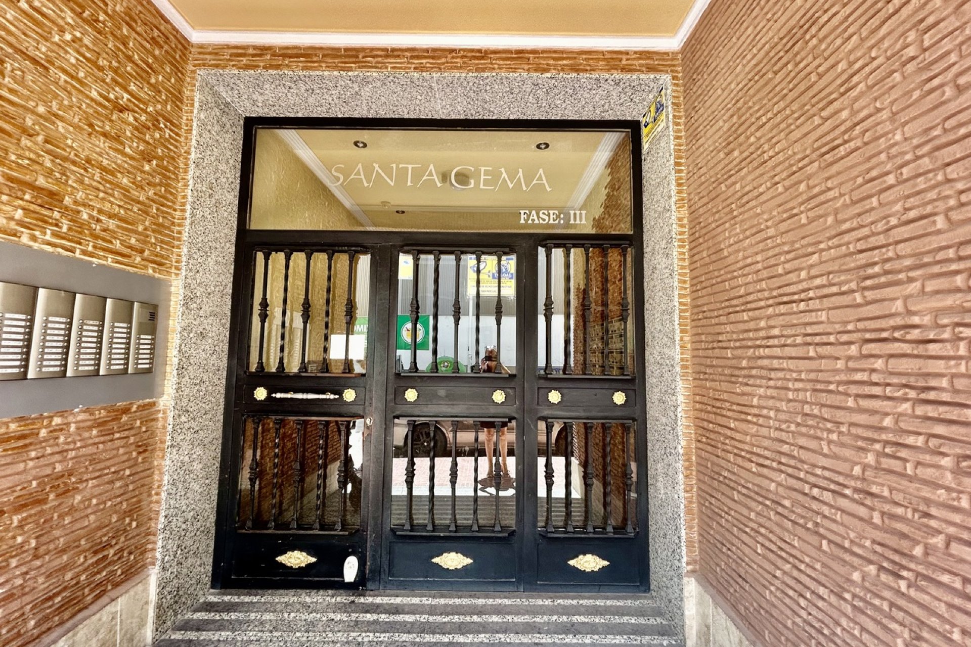 Resale - Apartment / Flat * - Torrevieja *