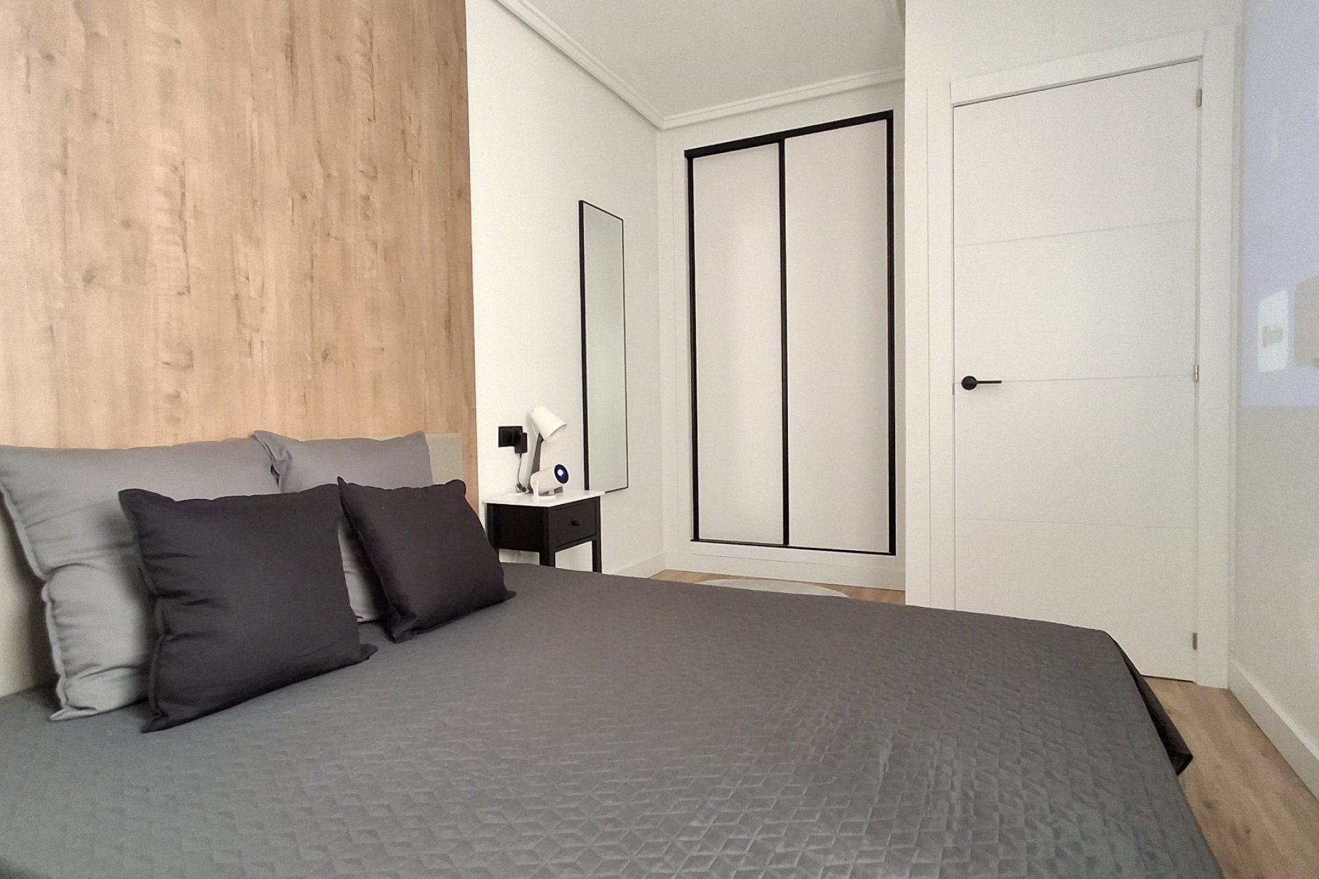 Resale - Apartment / Flat * - Torrevieja *