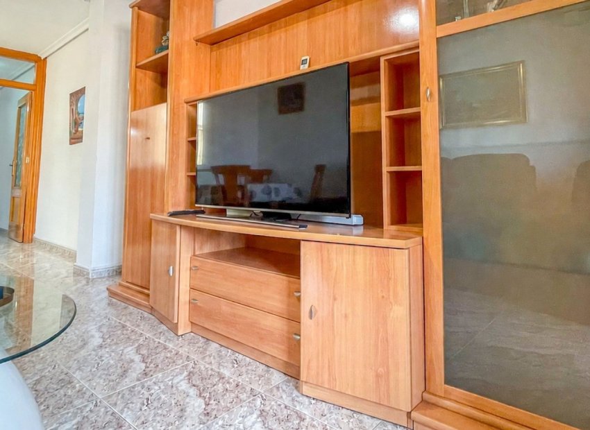 Resale - Apartment / Flat * - Torrevieja *