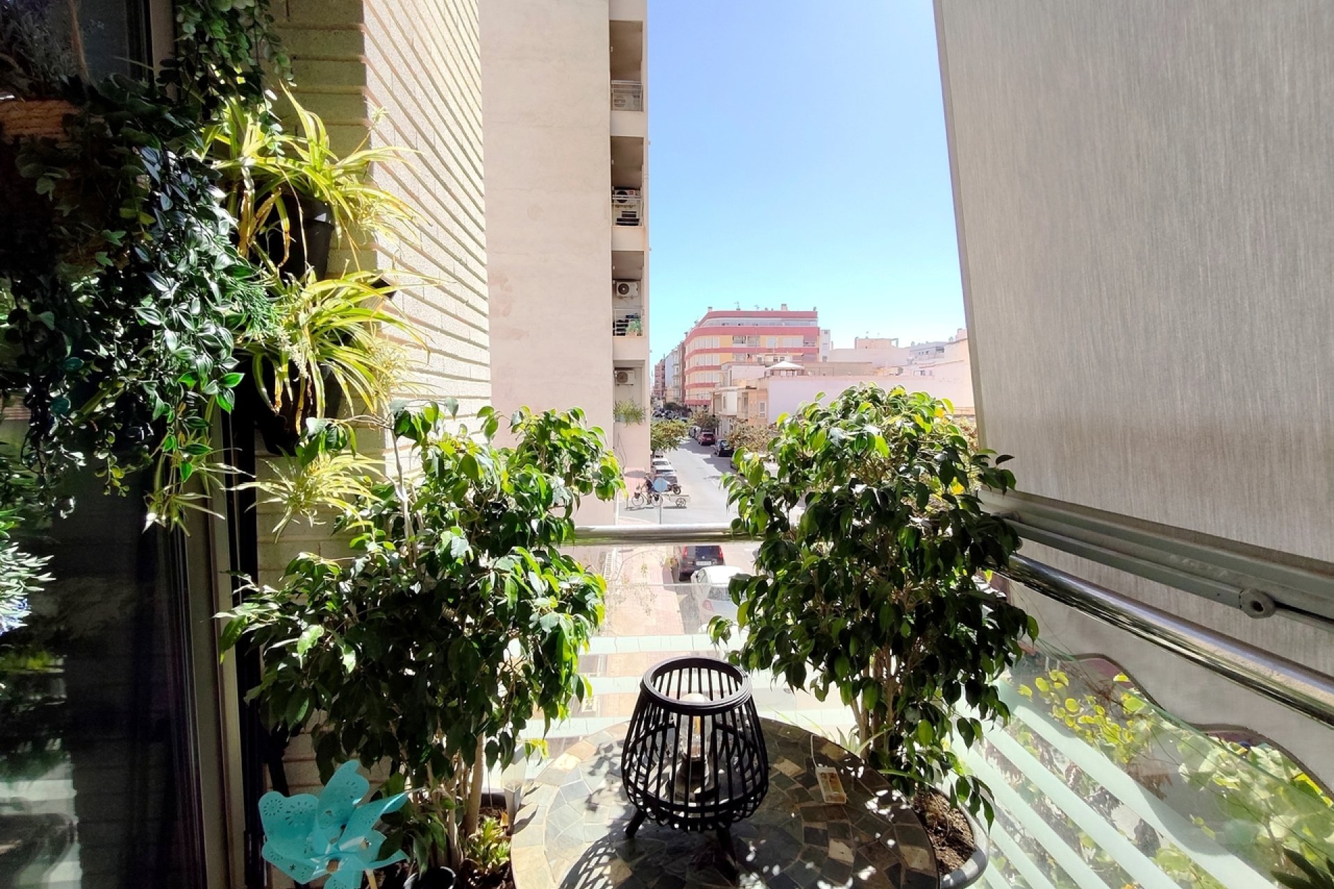 Resale - Apartment / Flat * - Torrevieja *
