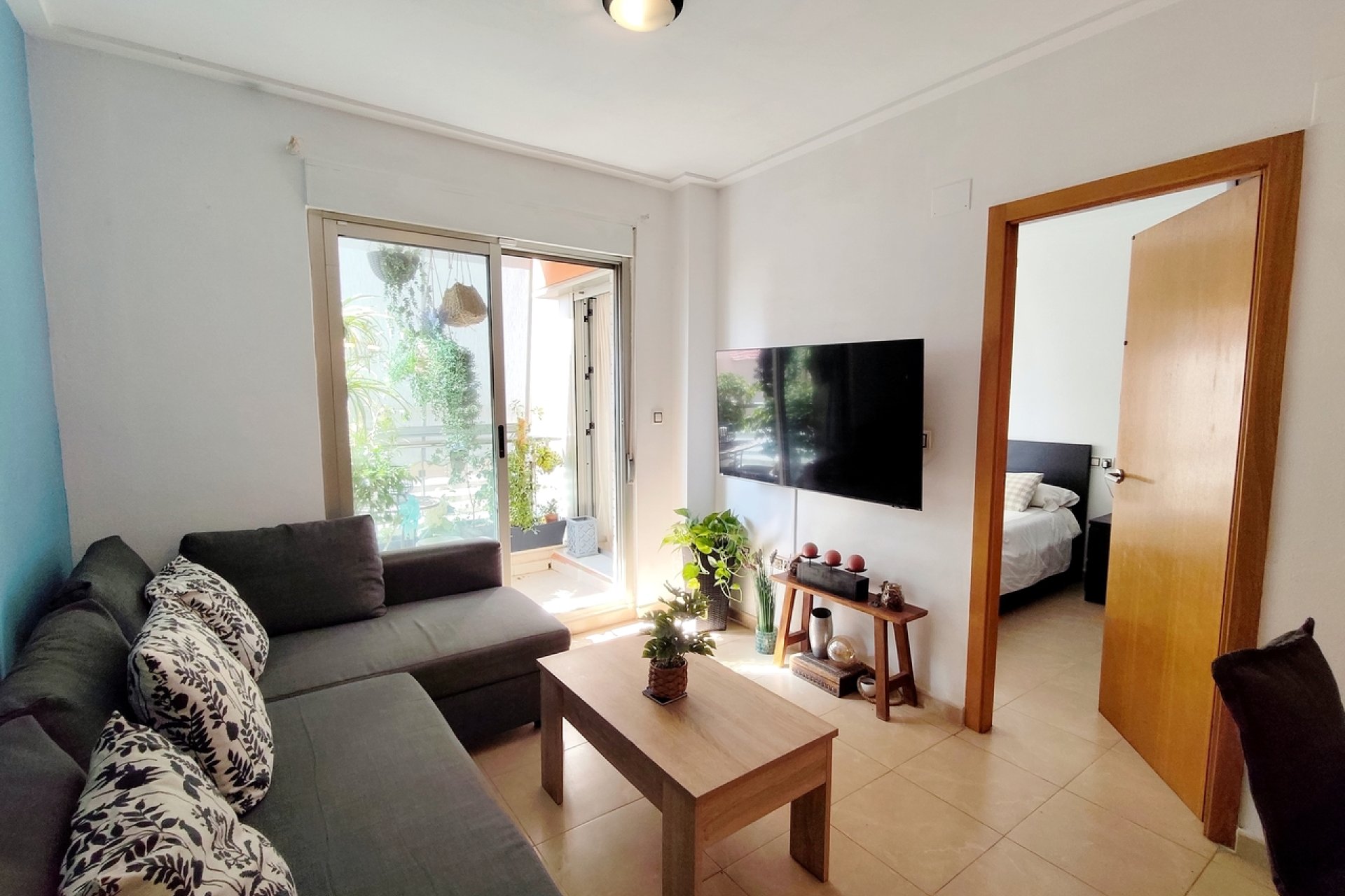 Resale - Apartment / Flat * - Torrevieja *