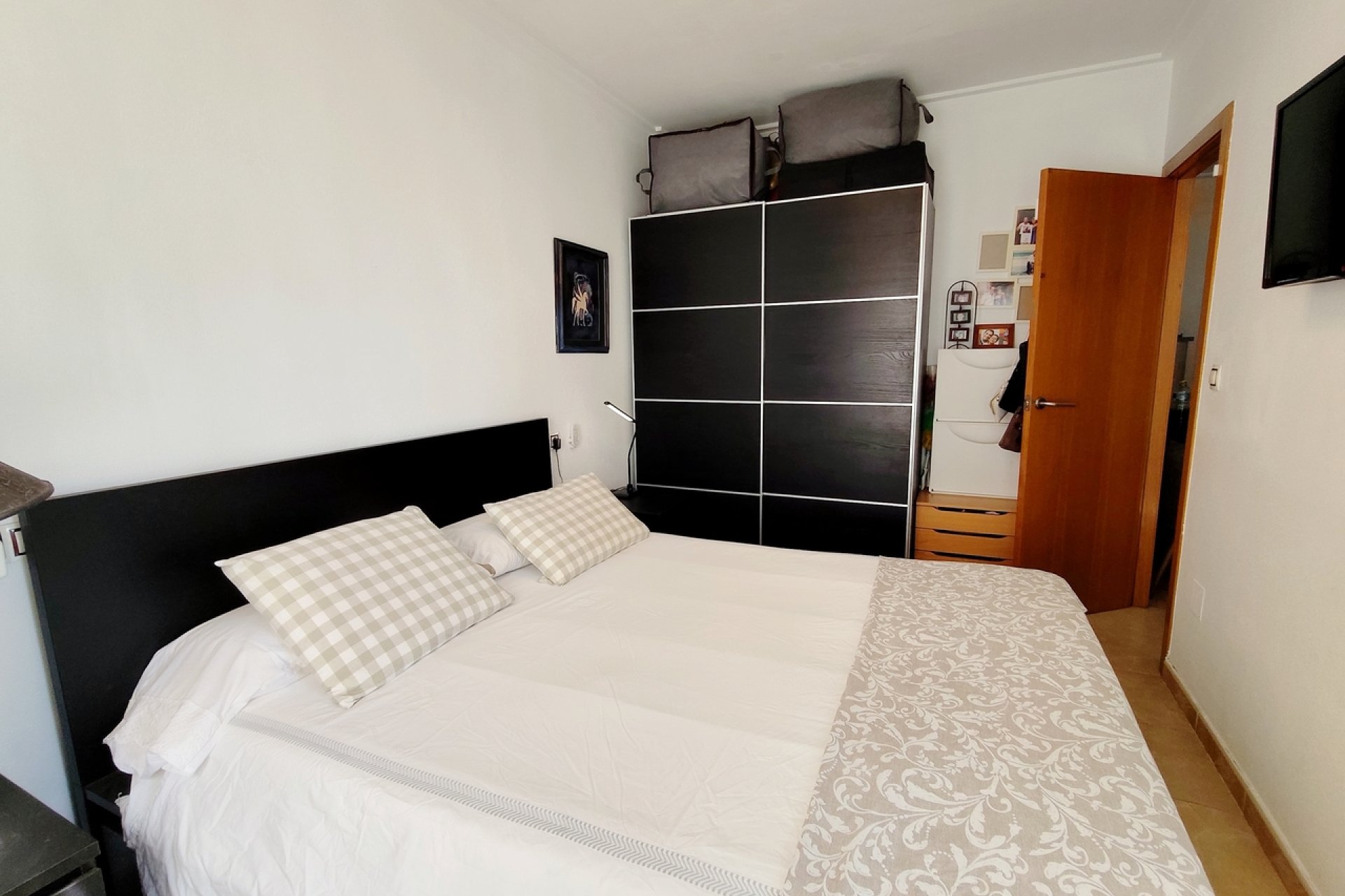 Resale - Apartment / Flat * - Torrevieja *