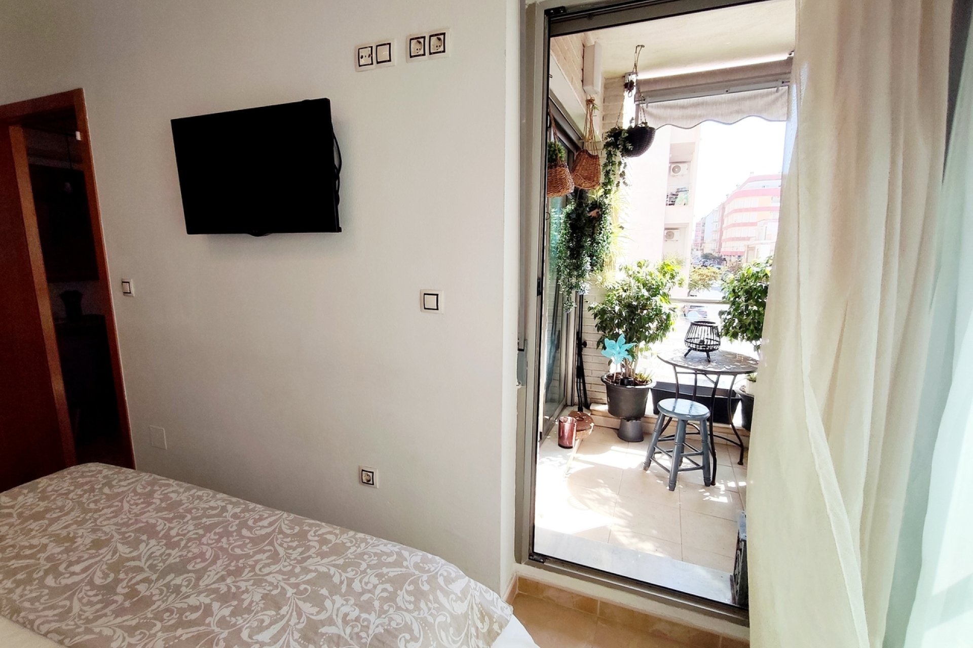 Resale - Apartment / Flat * - Torrevieja *
