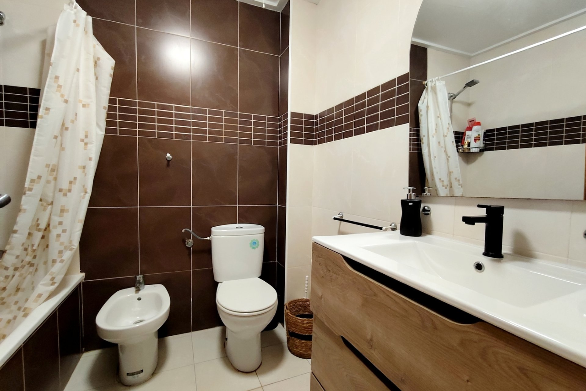 Resale - Apartment / Flat * - Torrevieja *