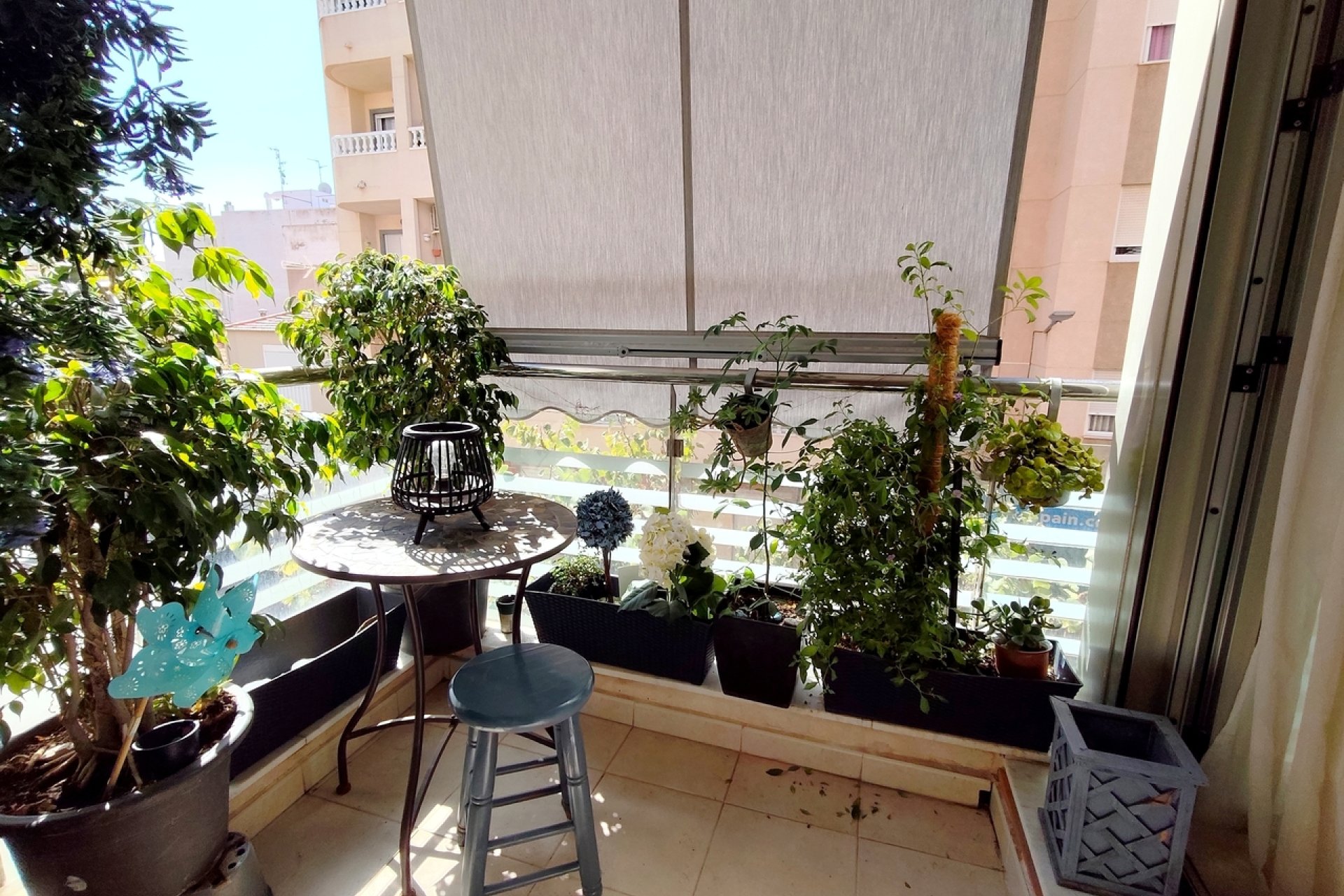 Resale - Apartment / Flat * - Torrevieja *