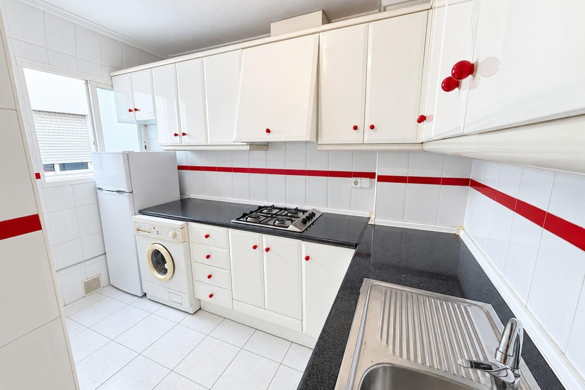 Resale - Apartment / Flat * - Torrevieja *