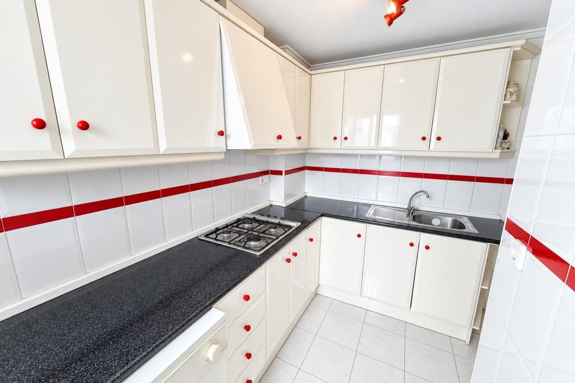 Resale - Apartment / Flat * - Torrevieja *