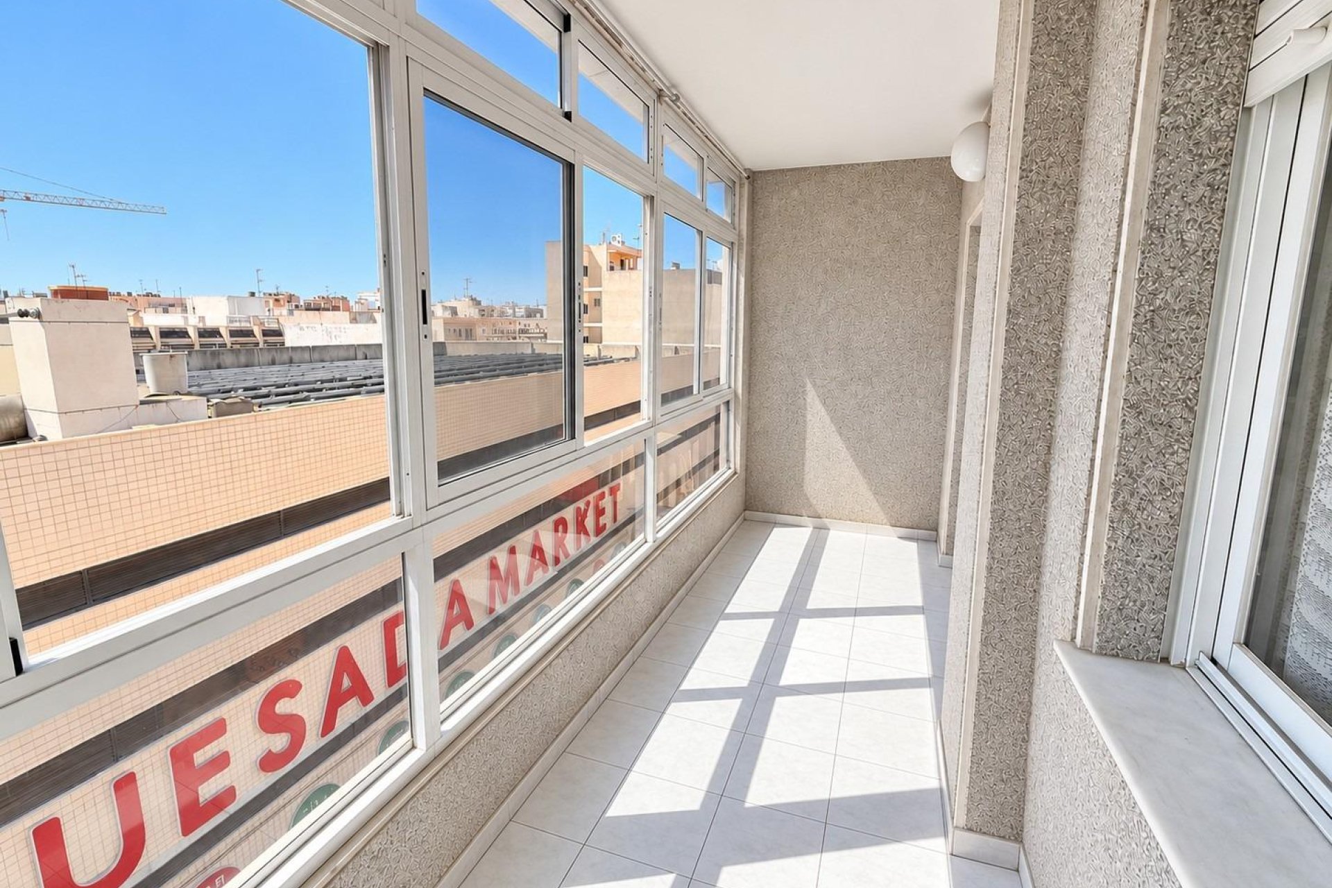 Resale - Apartment / Flat * - Torrevieja *