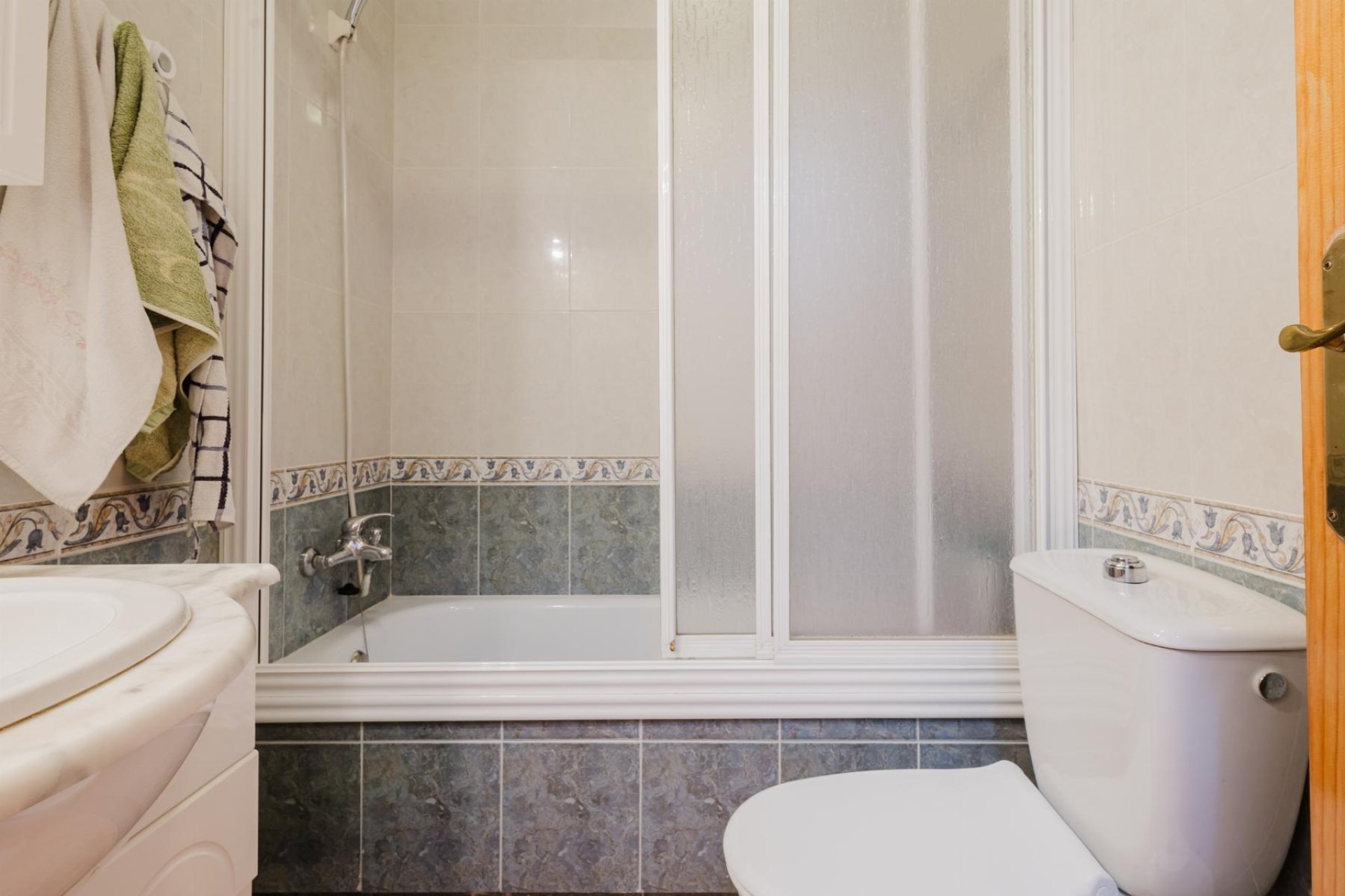 Resale - Apartment / Flat * - Torrevieja *