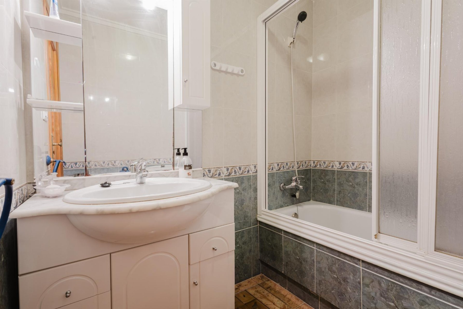 Resale - Apartment / Flat * - Torrevieja *